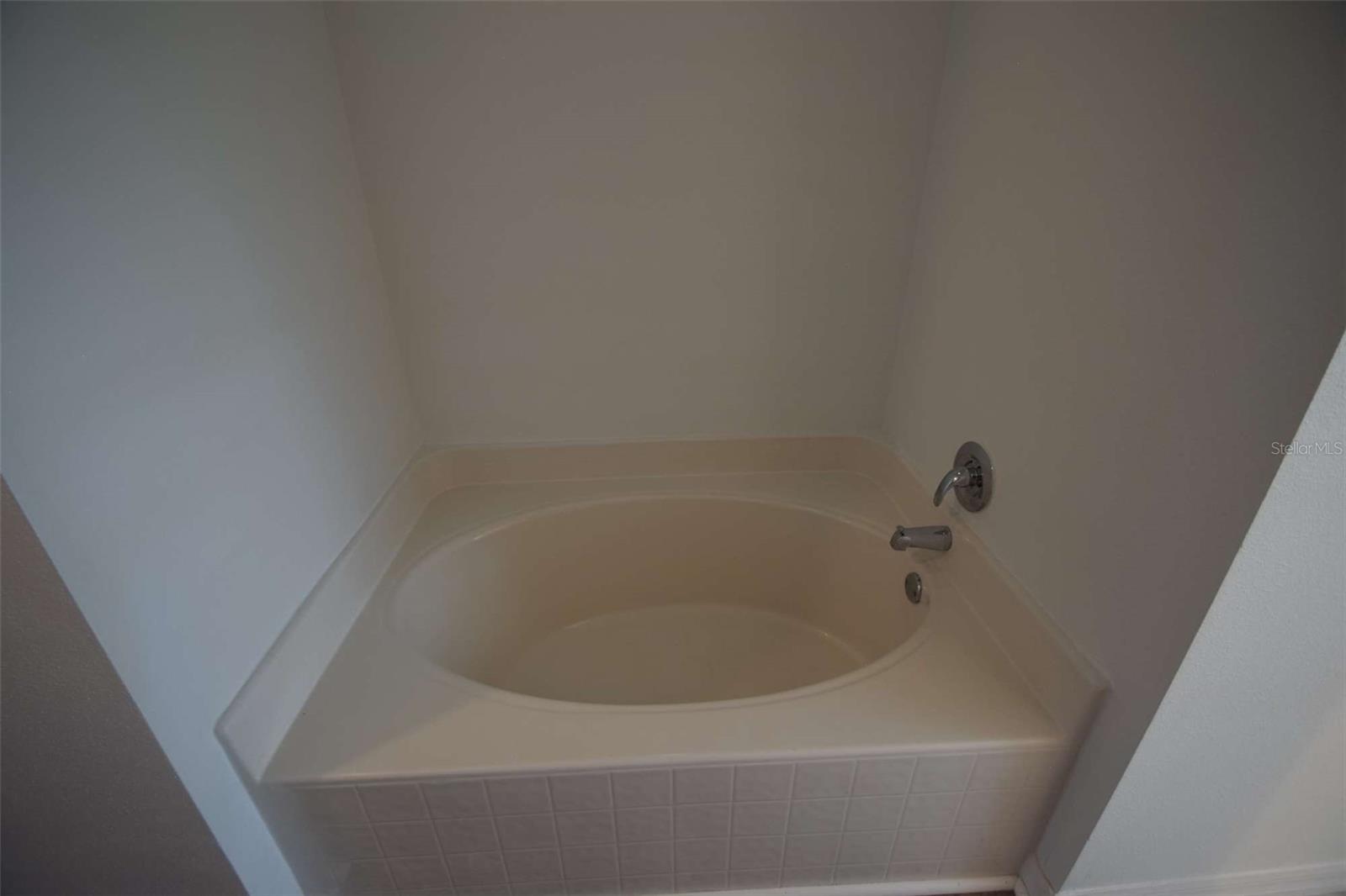SPANISH OAKS - Residential Lease