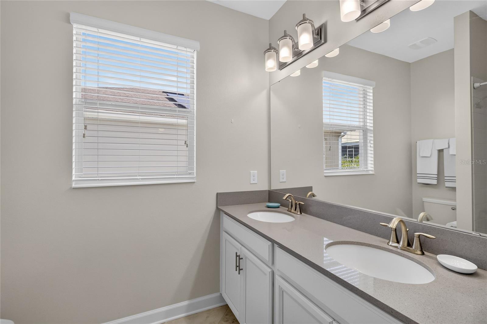 TRADITIONS PH 02 - Residential