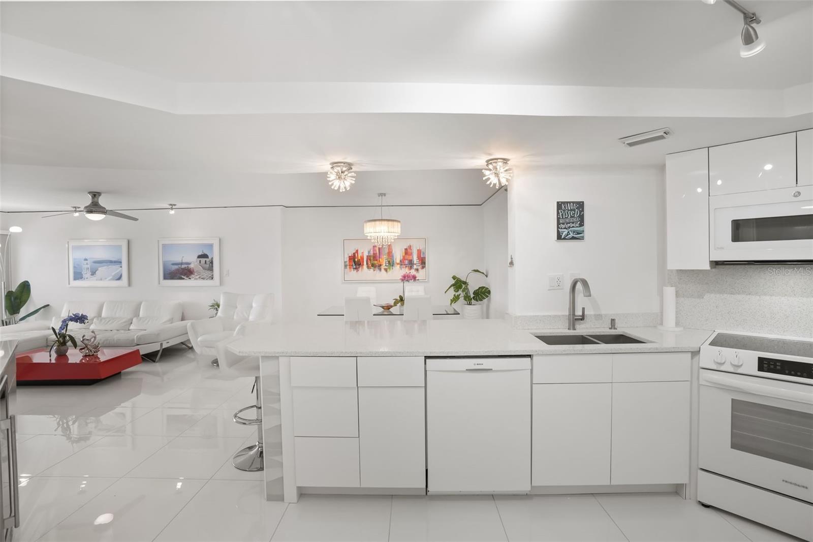 SEASCAPE TOWERS CONDO PH 01 - Residential
