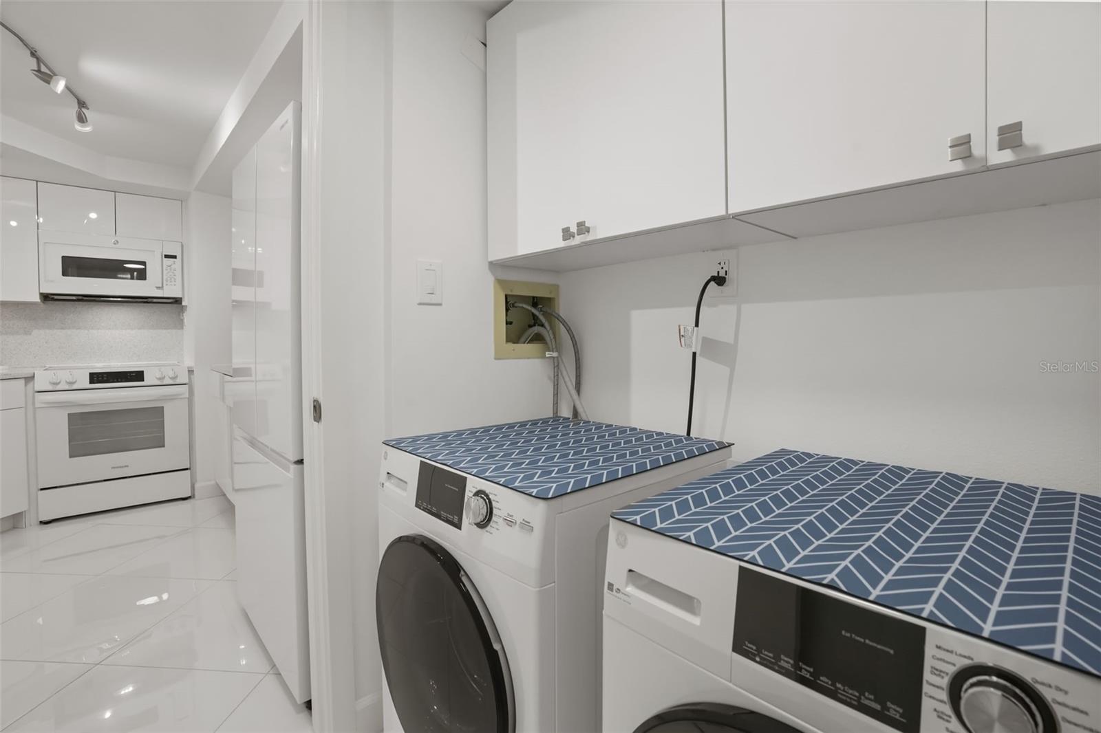 SEASCAPE TOWERS CONDO PH 01 - Residential