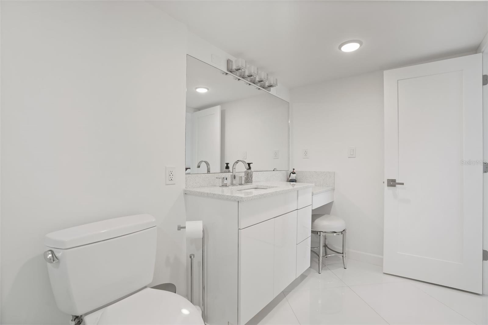 SEASCAPE TOWERS CONDO PH 01 - Residential