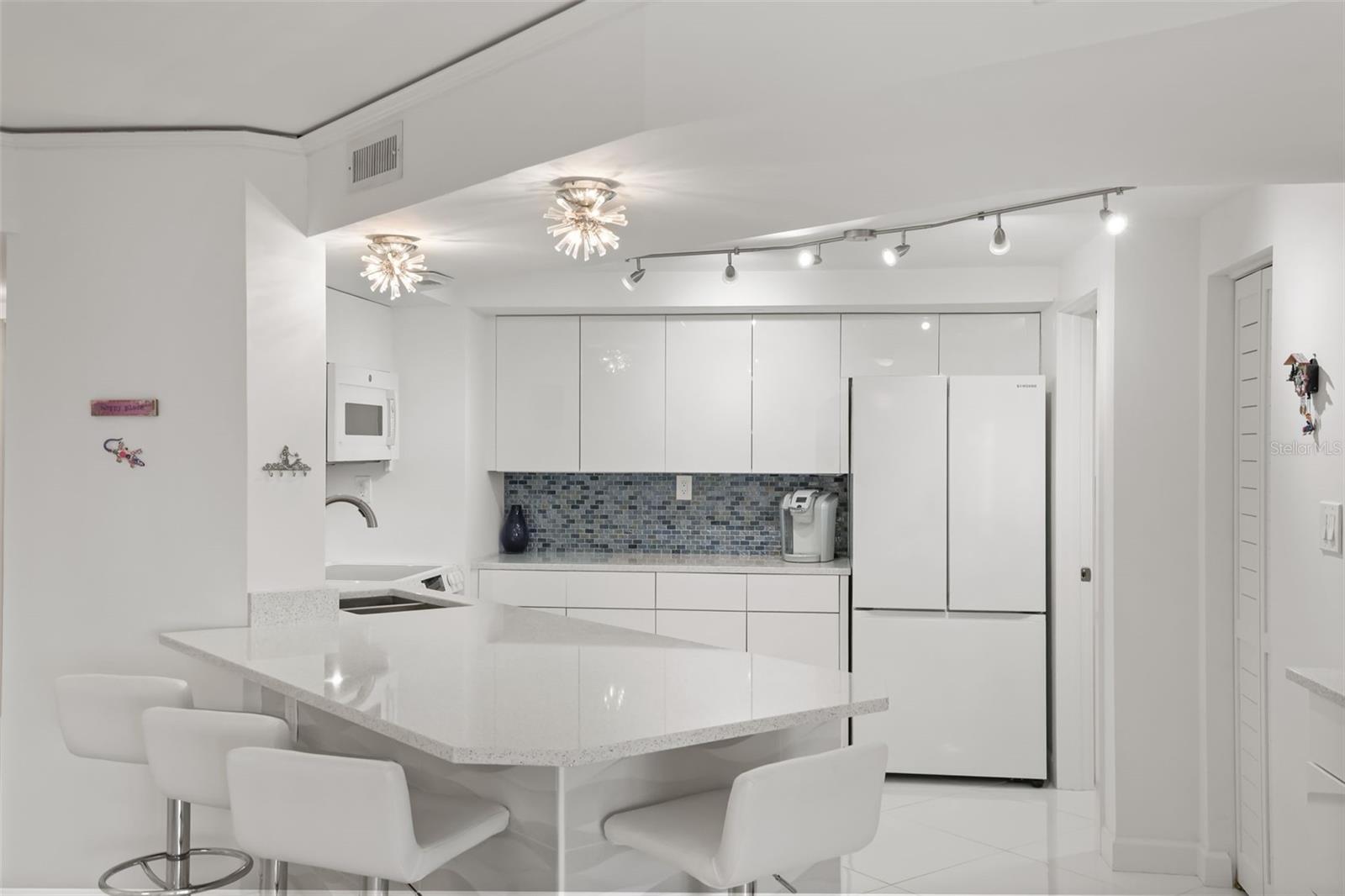 SEASCAPE TOWERS CONDO PH 01 - Residential