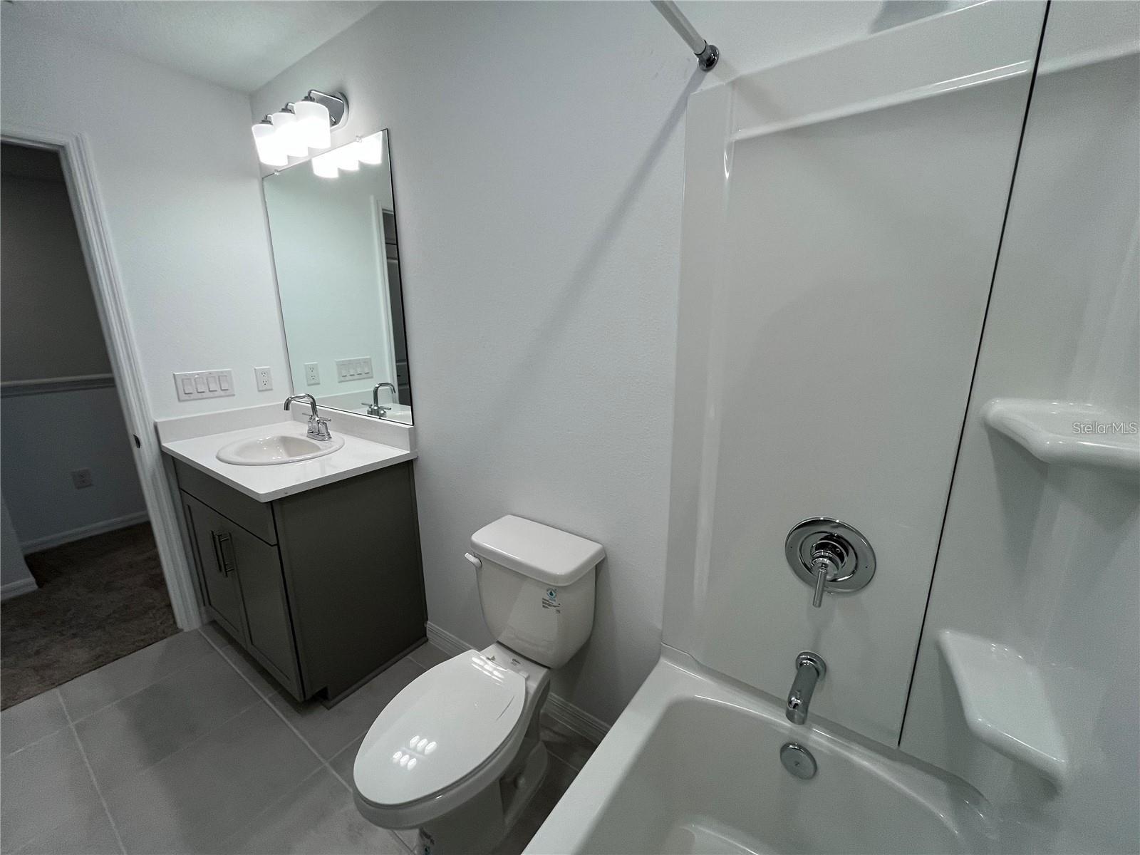 RIVER LNDG PH 2E-2F-3E - Residential Lease