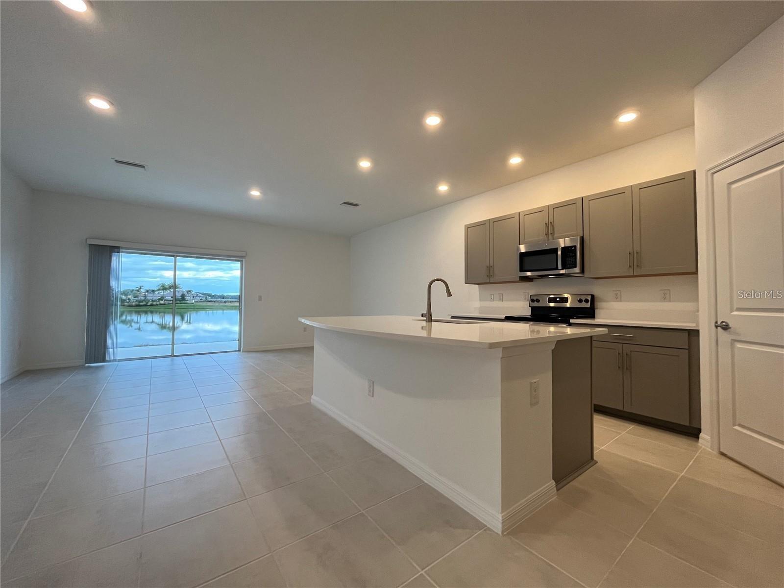 RIVER LNDG PH 2E-2F-3E - Residential Lease
