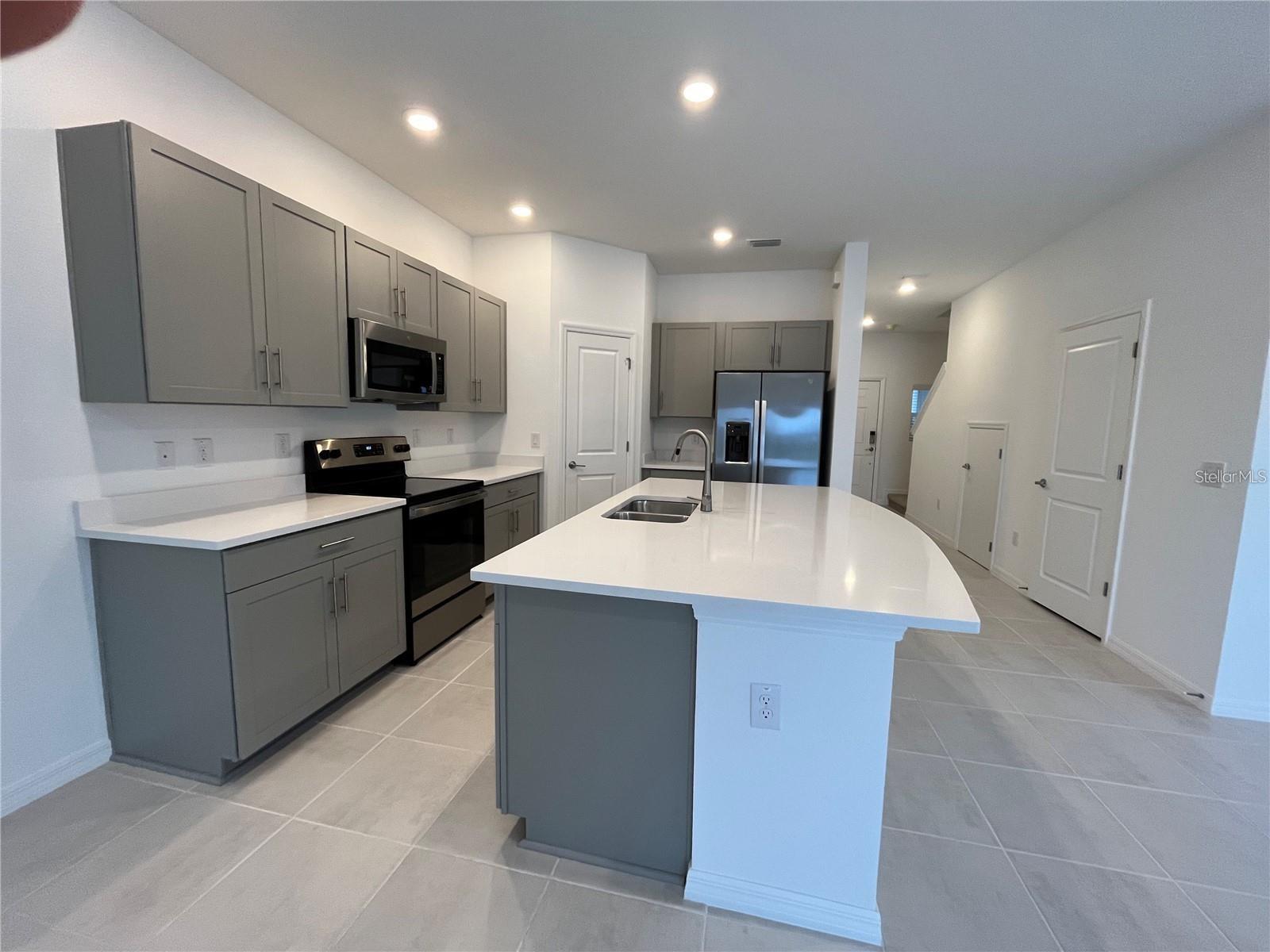 RIVER LNDG PH 2E-2F-3E - Residential Lease