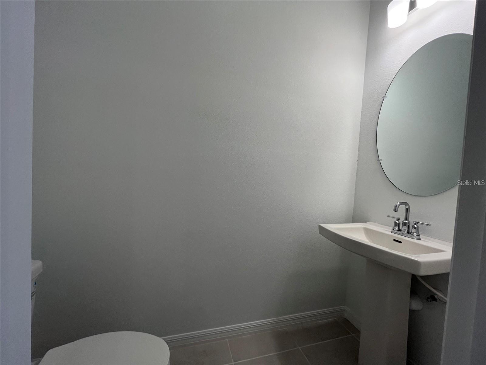 RIVER LNDG PH 2E-2F-3E - Residential Lease