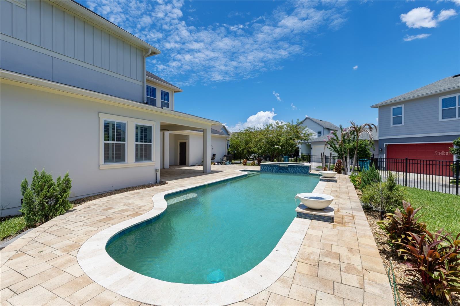 LAUREATE PARK - Residential