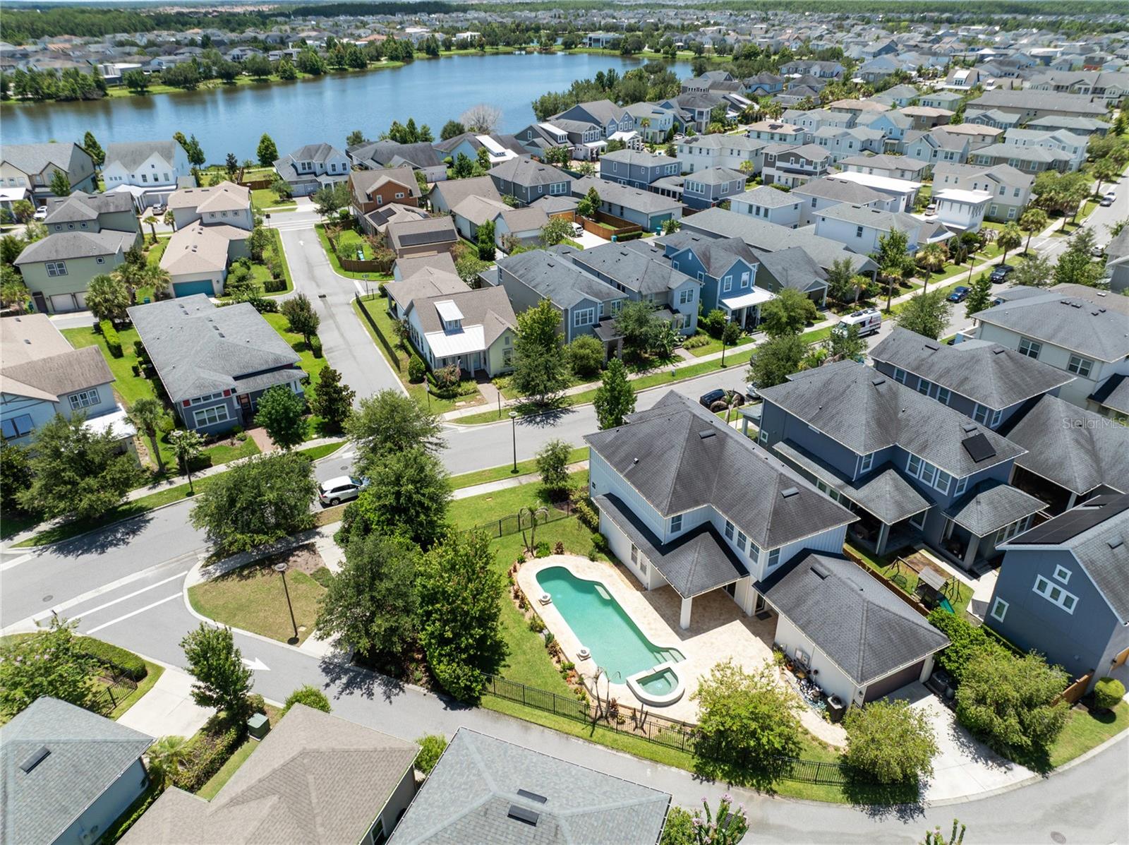 LAUREATE PARK - Residential