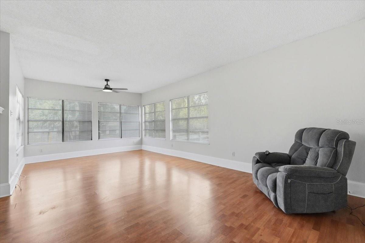 LYNNCREST SUB - Residential