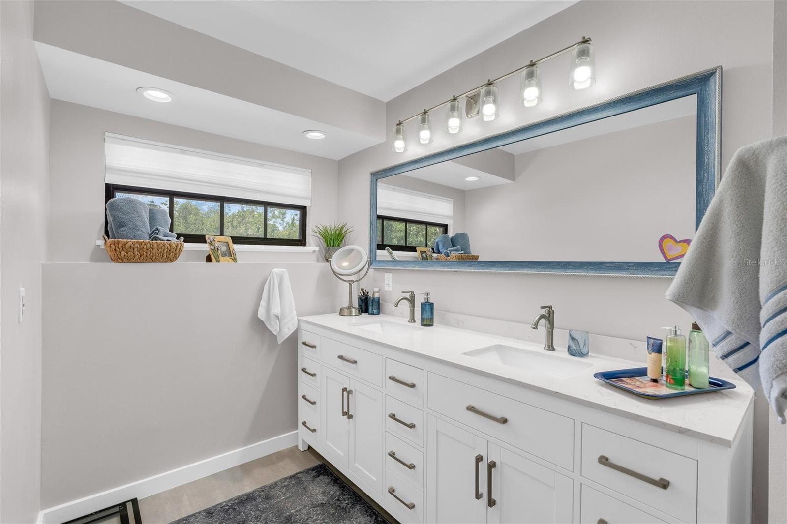 SANDPOINTE TWNHS SEC 06 - Residential