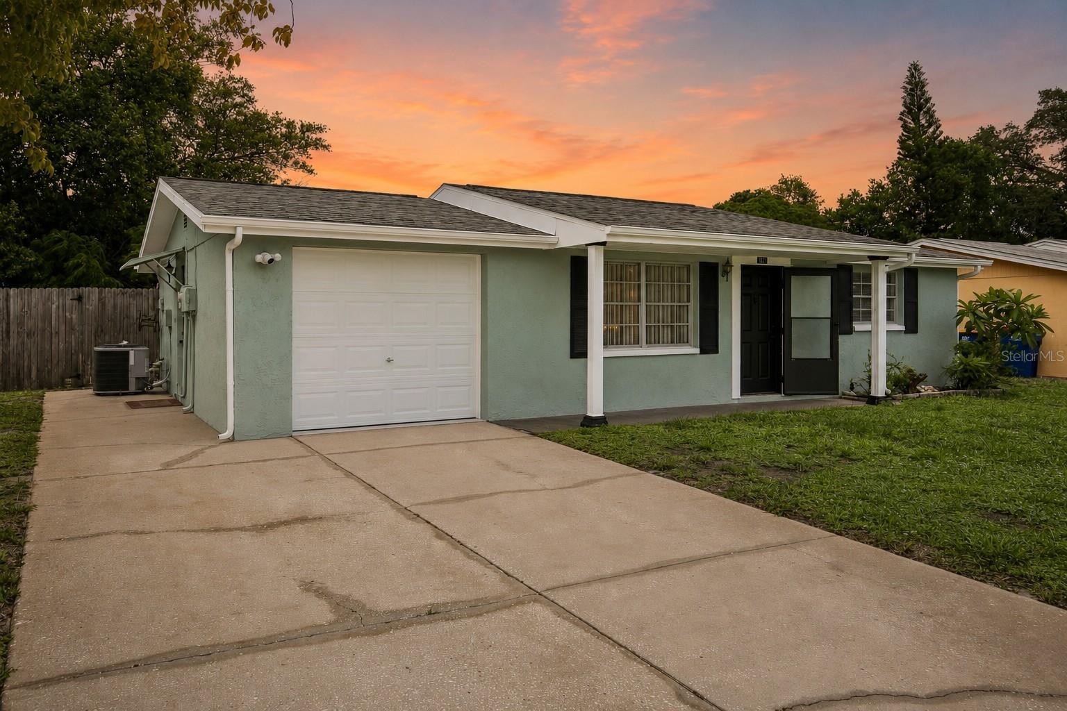 REGENCY PARK - Residential