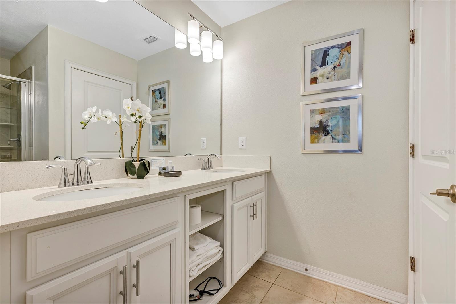 THE TERRACES AT STOREY LAKE CONDO 1 PH 4 - Residential