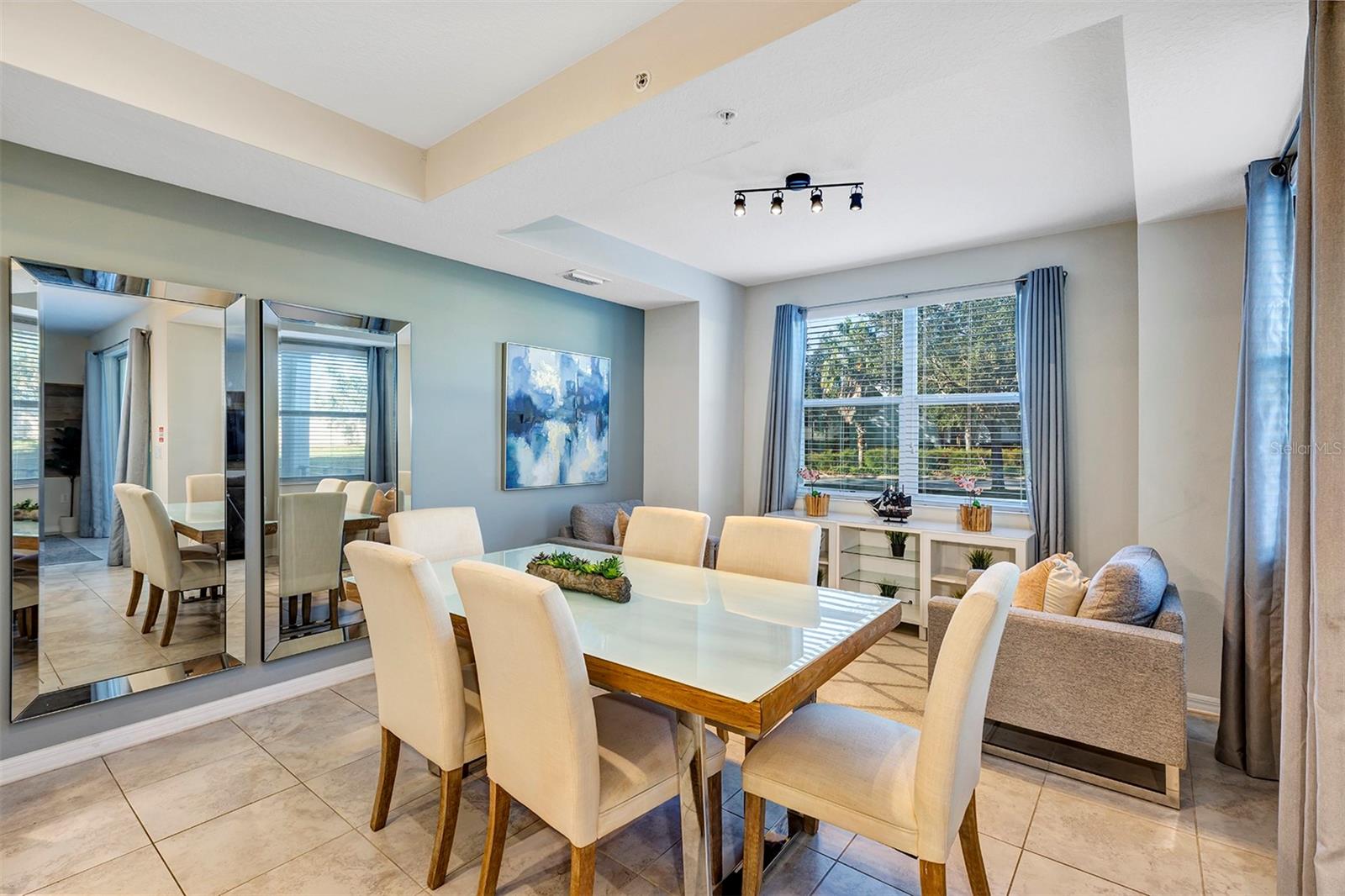 THE TERRACES AT STOREY LAKE CONDO 1 PH 4 - Residential