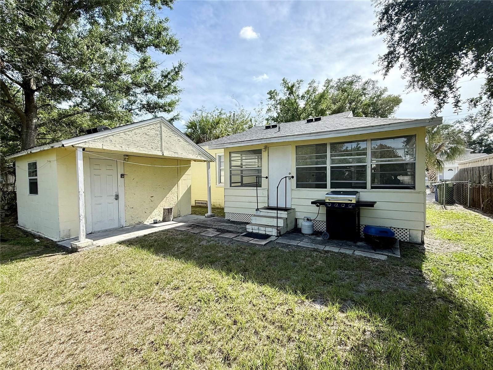 AZALEA GARDENS - Residential