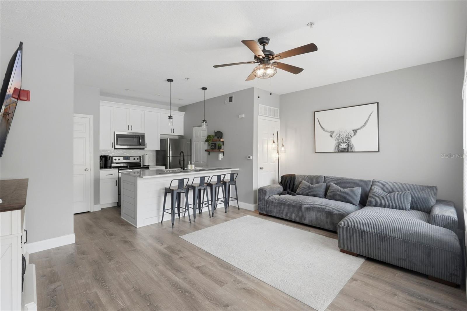 BEACHWAY CONDOS - Residential