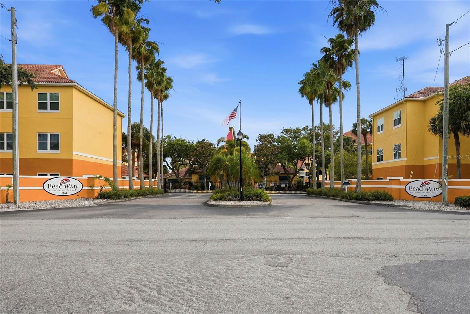 BEACHWAY CONDOS - Residential
