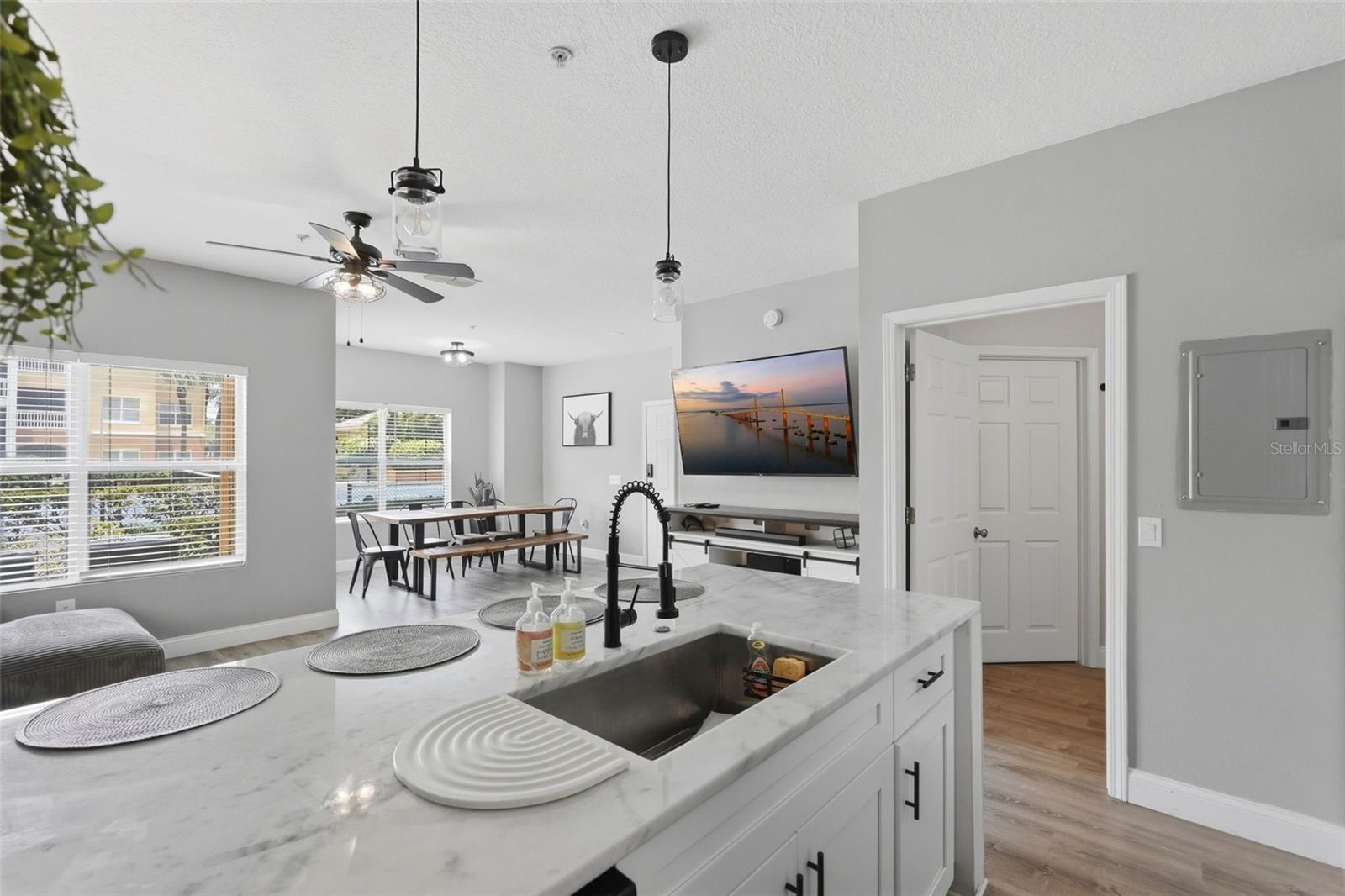 BEACHWAY CONDOS - Residential