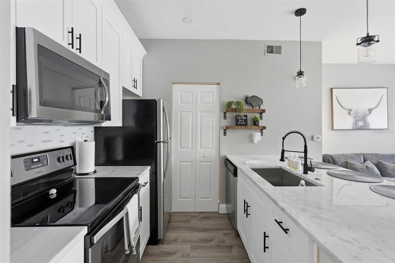 BEACHWAY CONDOS - Residential