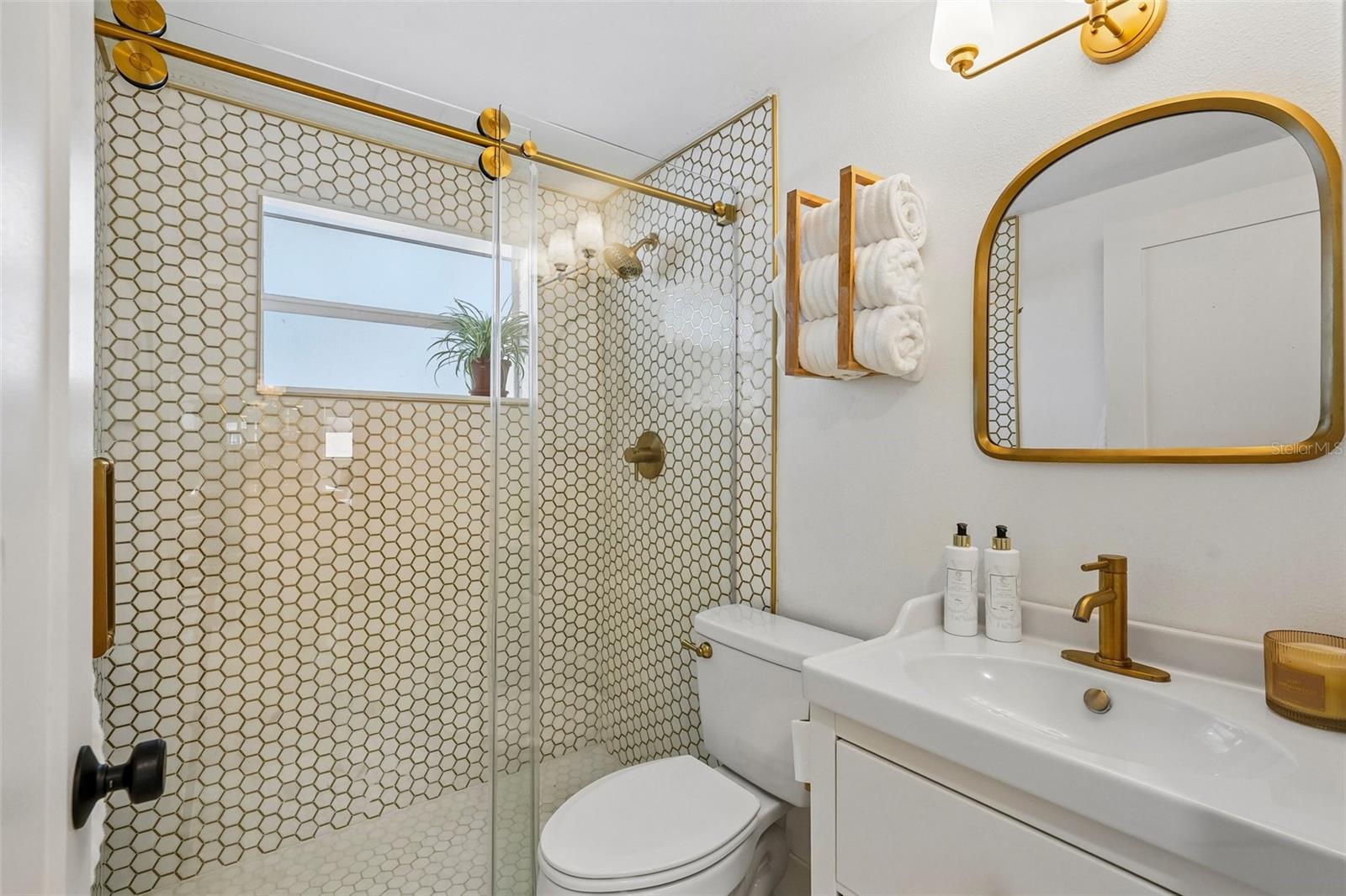 BAYHILL ESTATES 2ND ADD - Residential