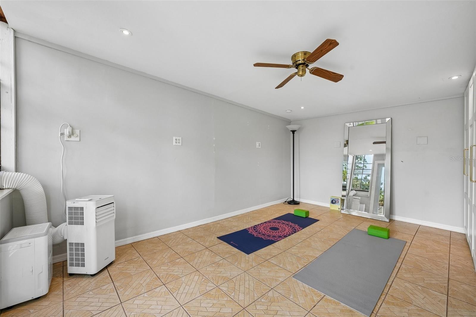 BAYHILL ESTATES 2ND ADD - Residential