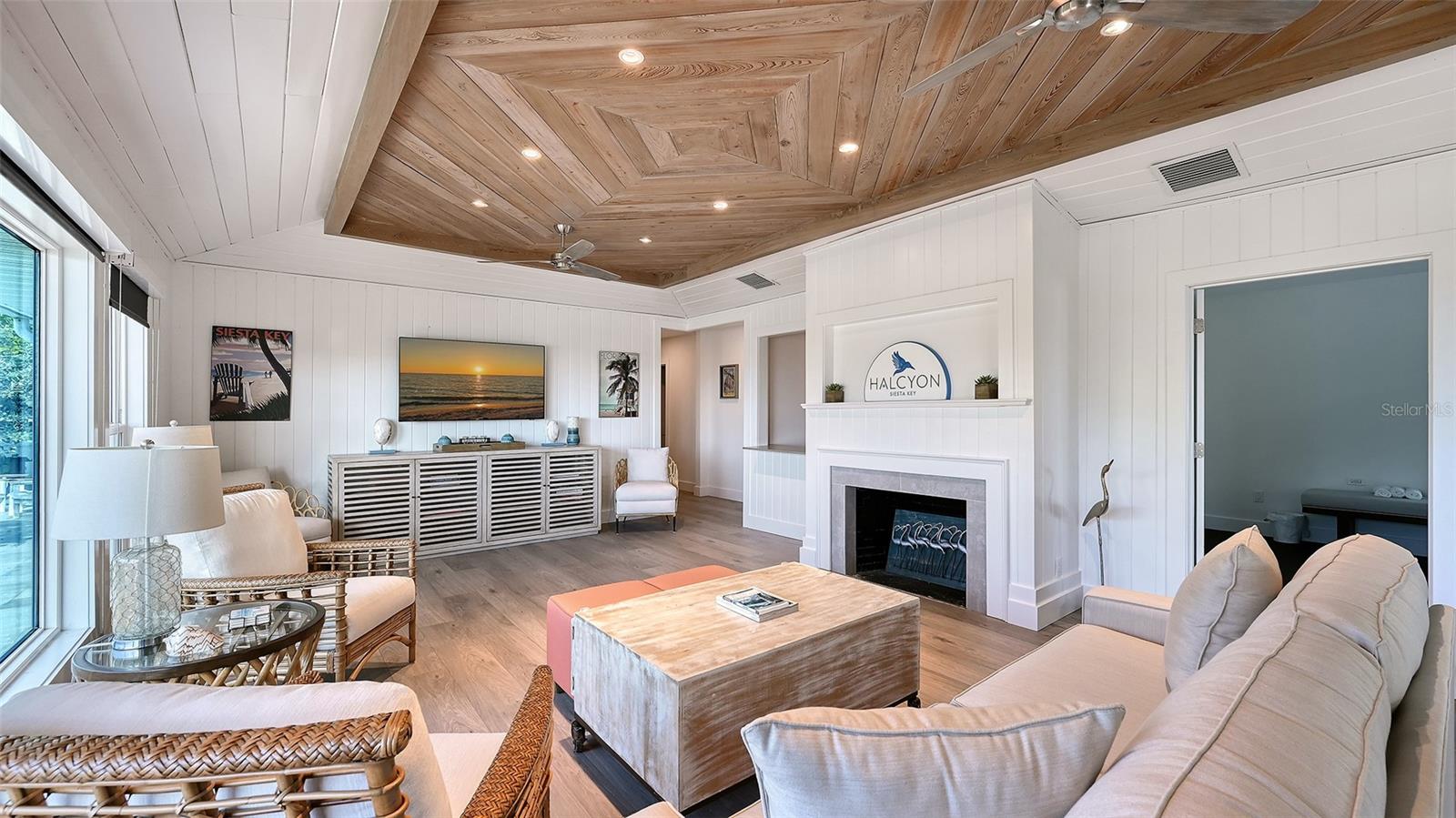 HALCYON SIESTA KEY - Residential
