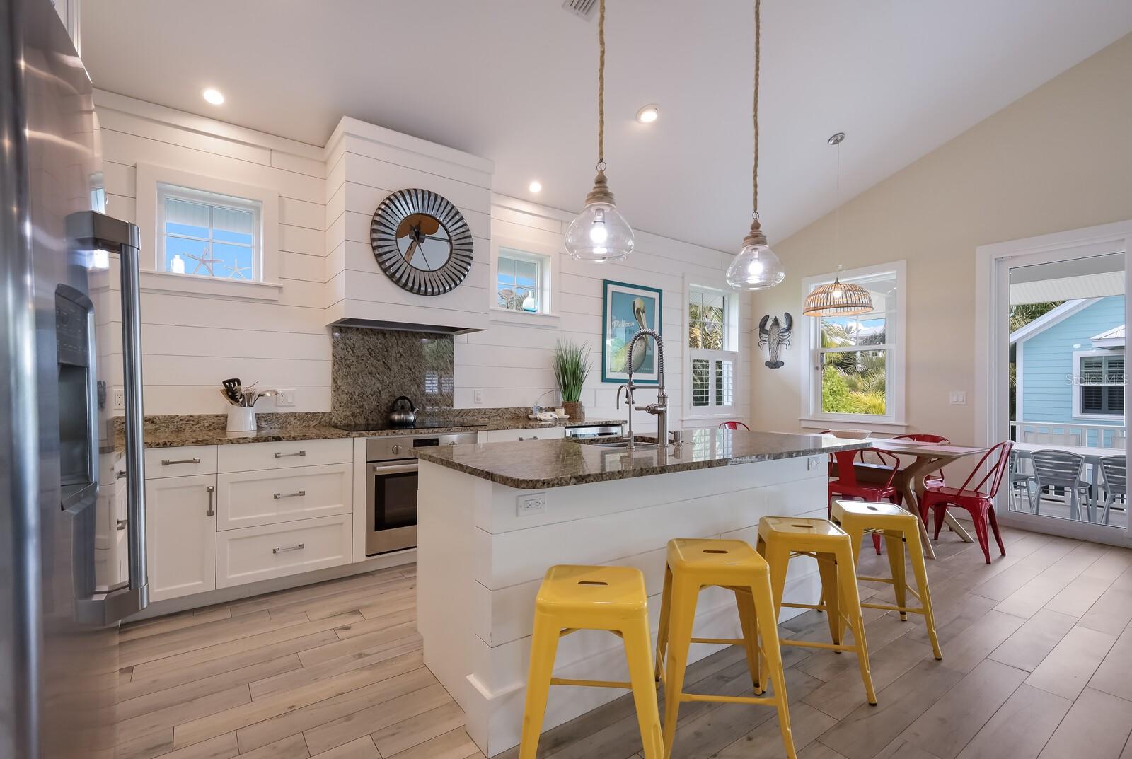 ANNA MARIA BEACH - Residential
