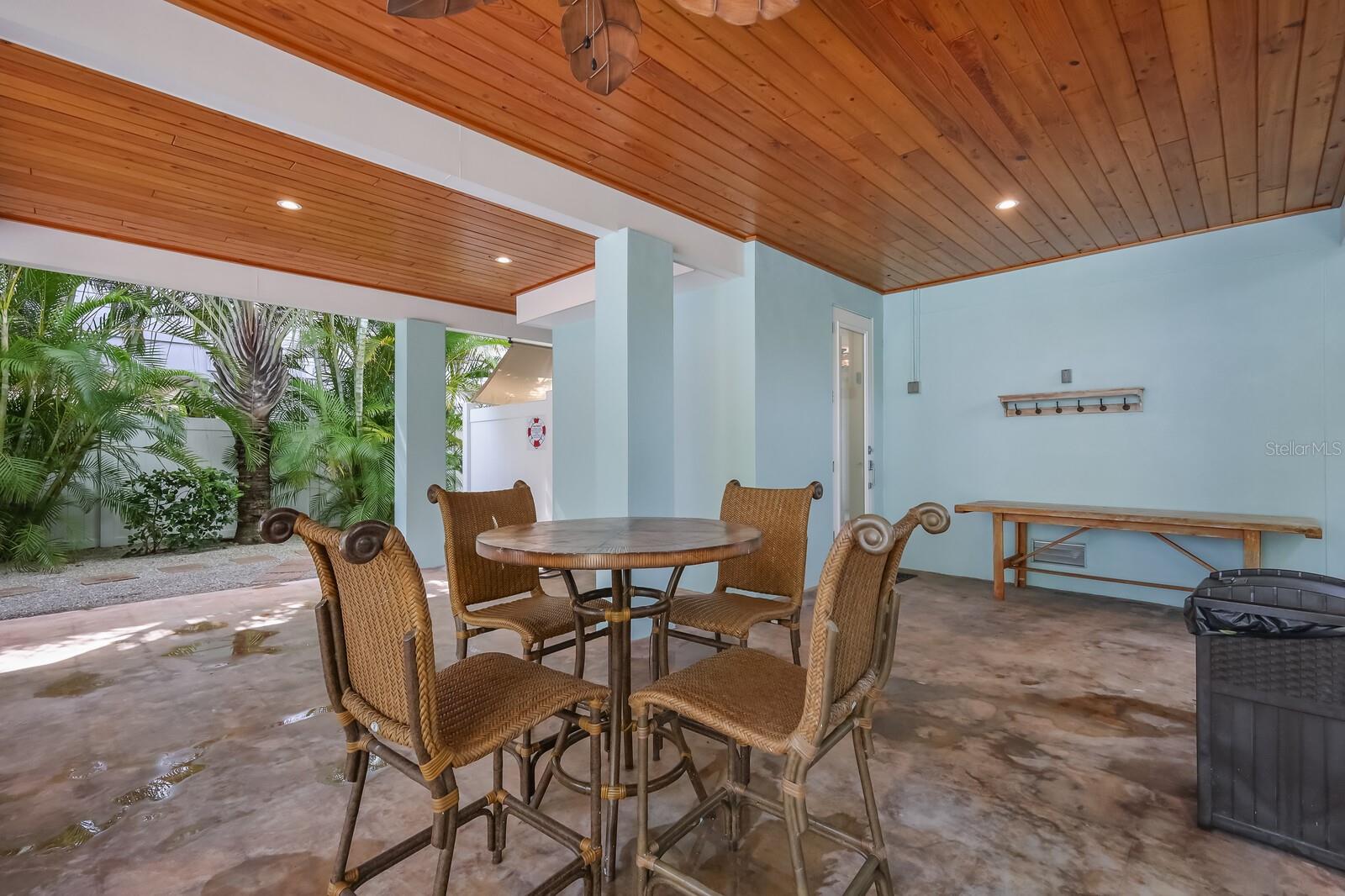 ANNA MARIA BEACH - Residential