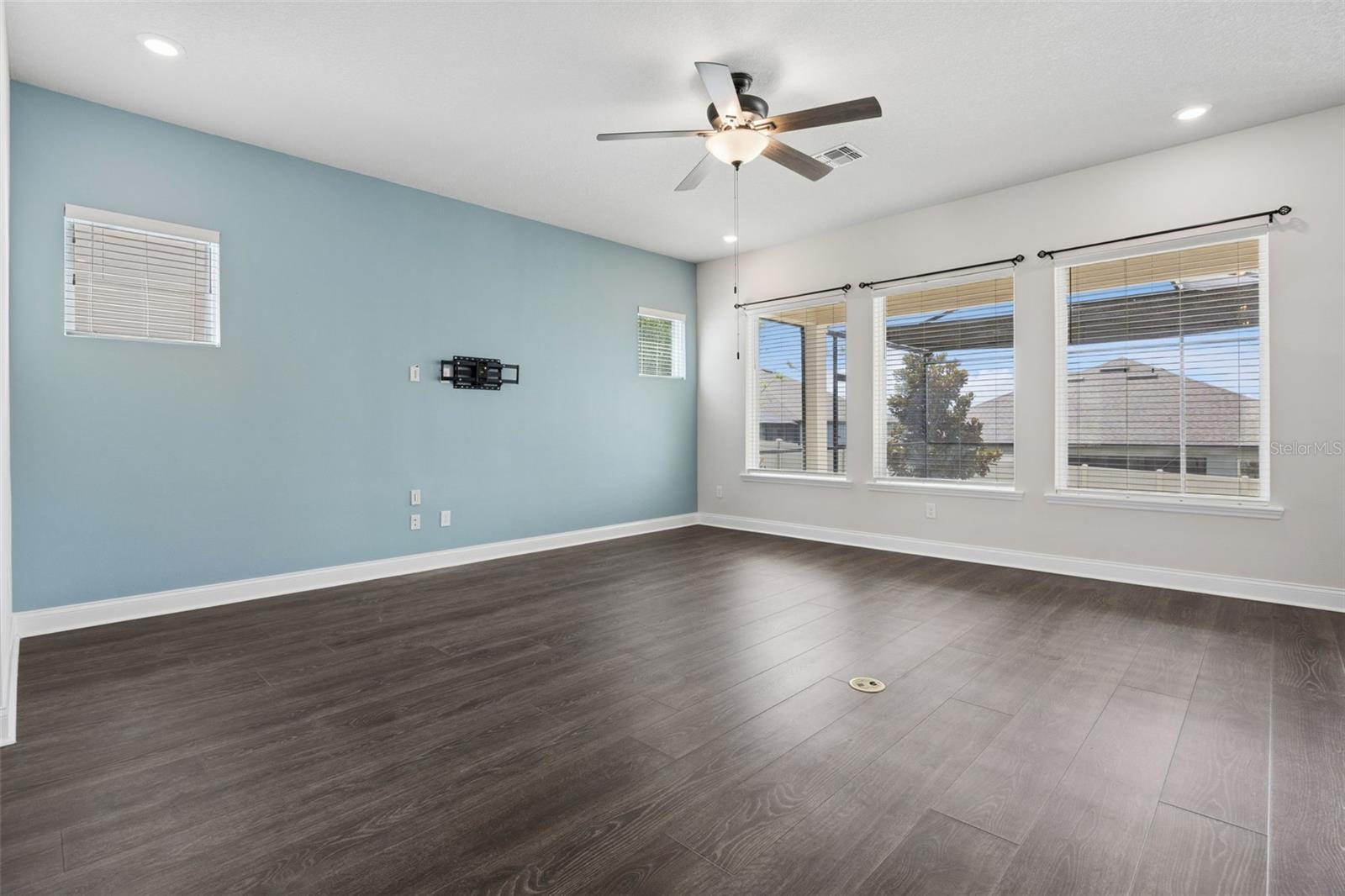 JOHNS LAKE LNDG PH 5 - Residential