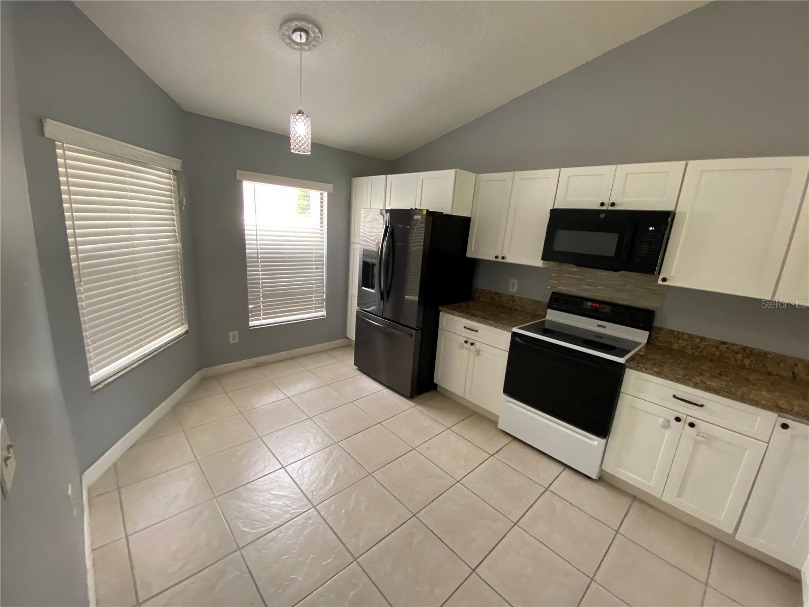 BVL LAKEPOINTE TWNHMS - Residential