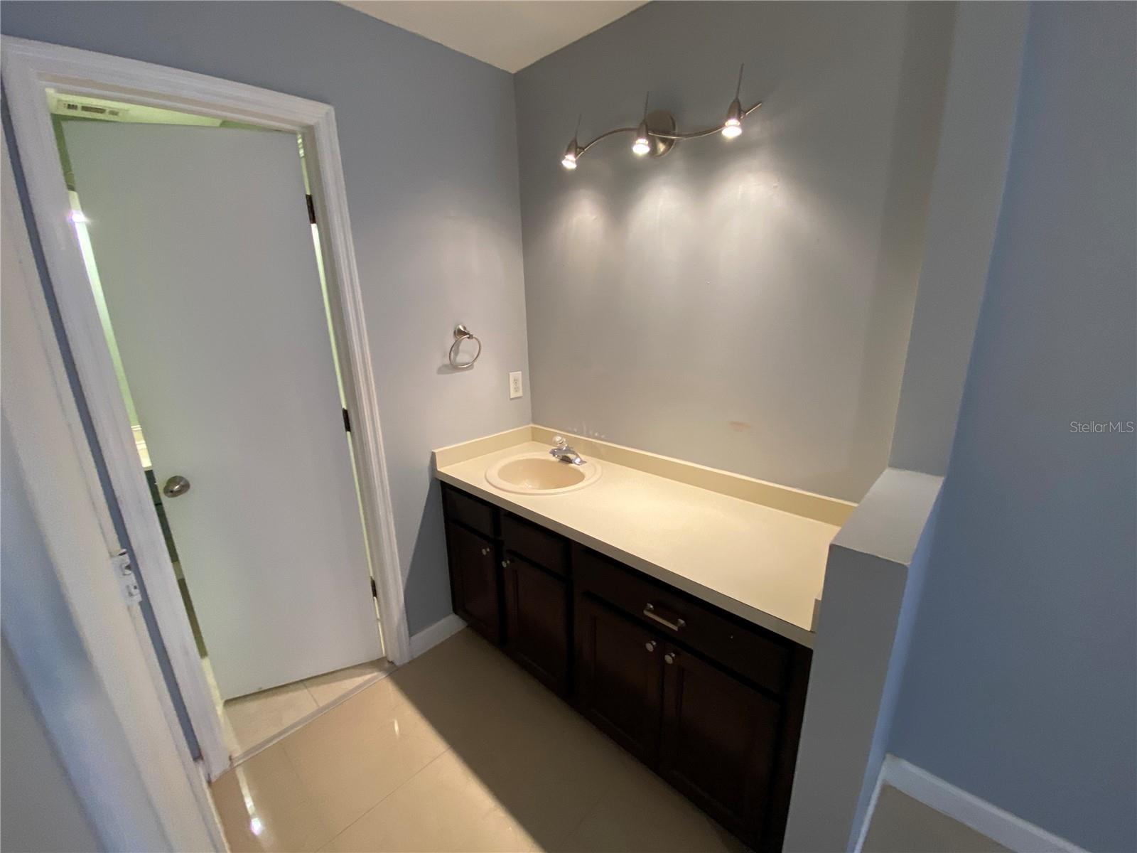 BVL LAKEPOINTE TWNHMS - Residential