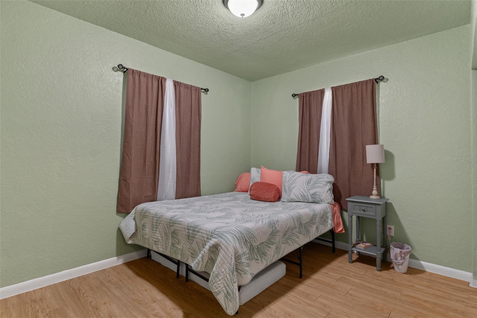CRYSTAL WOODS - Residential