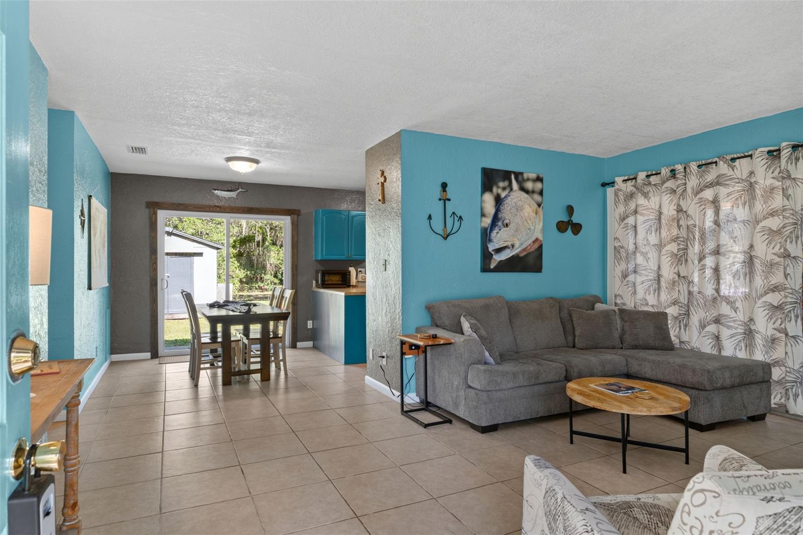 CRYSTAL WOODS - Residential