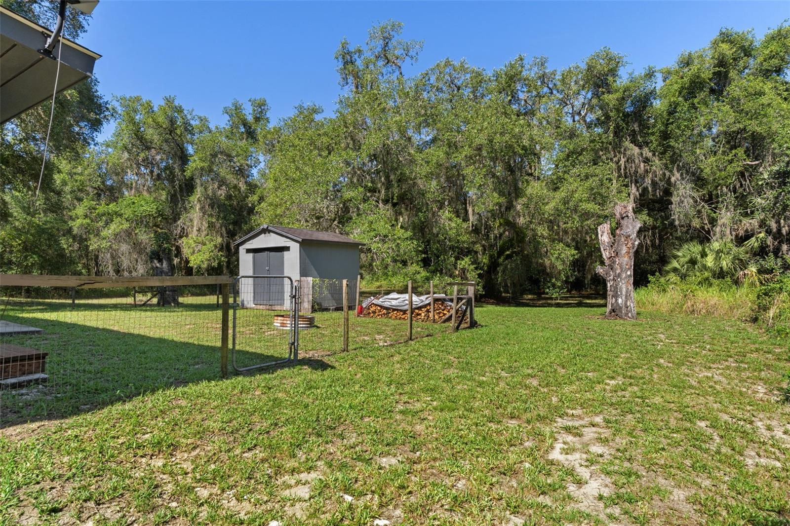CRYSTAL WOODS - Residential
