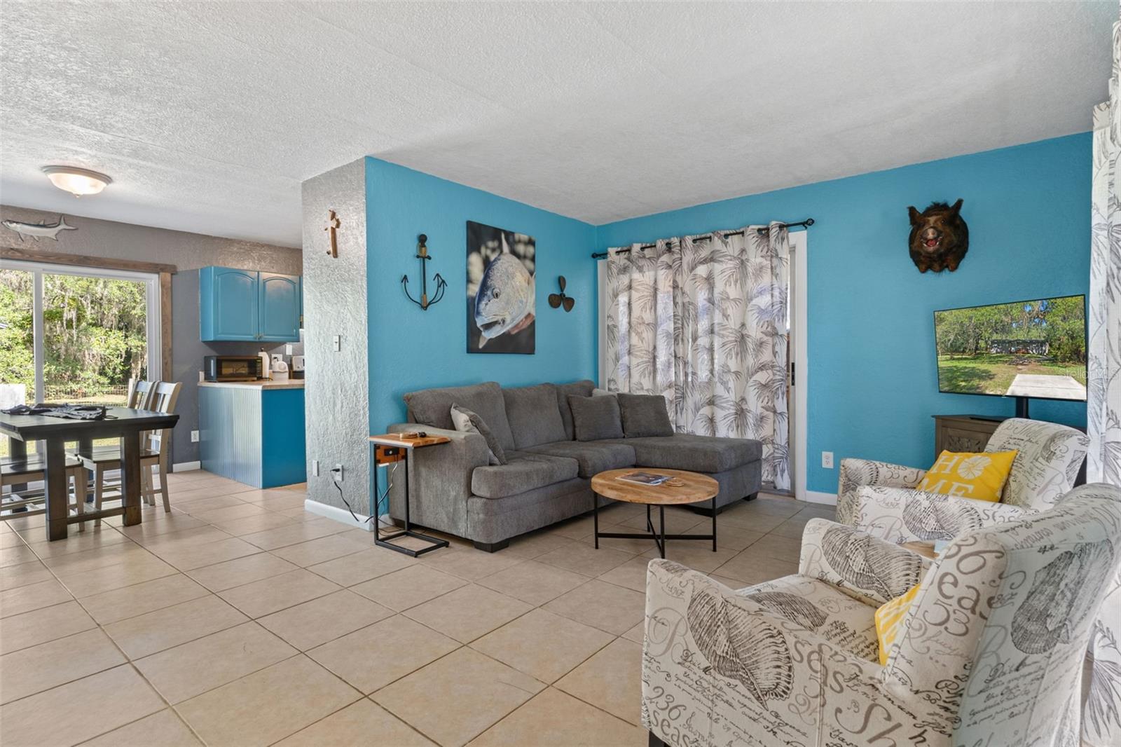 CRYSTAL WOODS - Residential