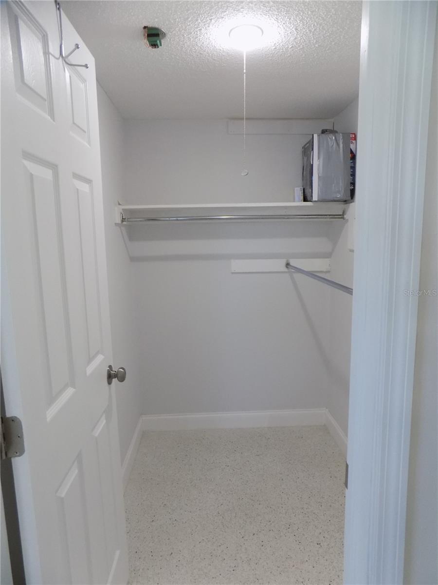 FLOR A MAR - Residential Lease
