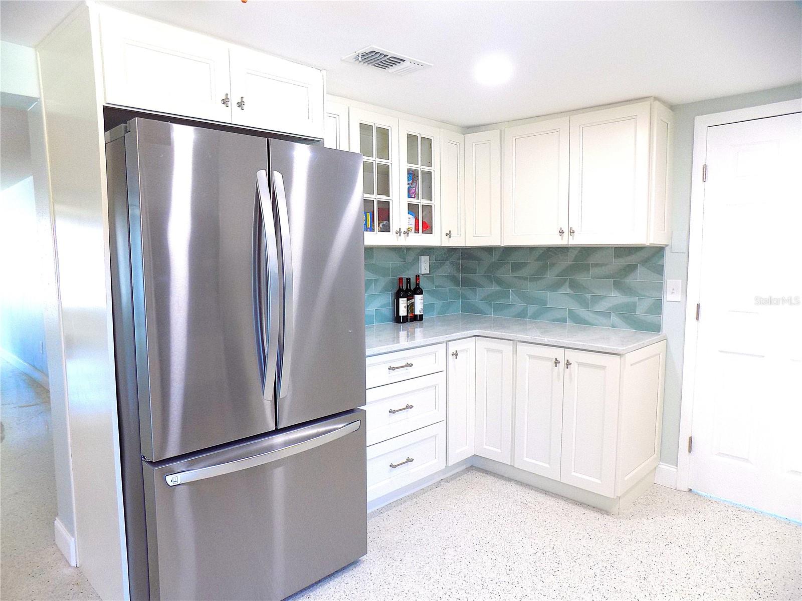 FLOR A MAR - Residential Lease