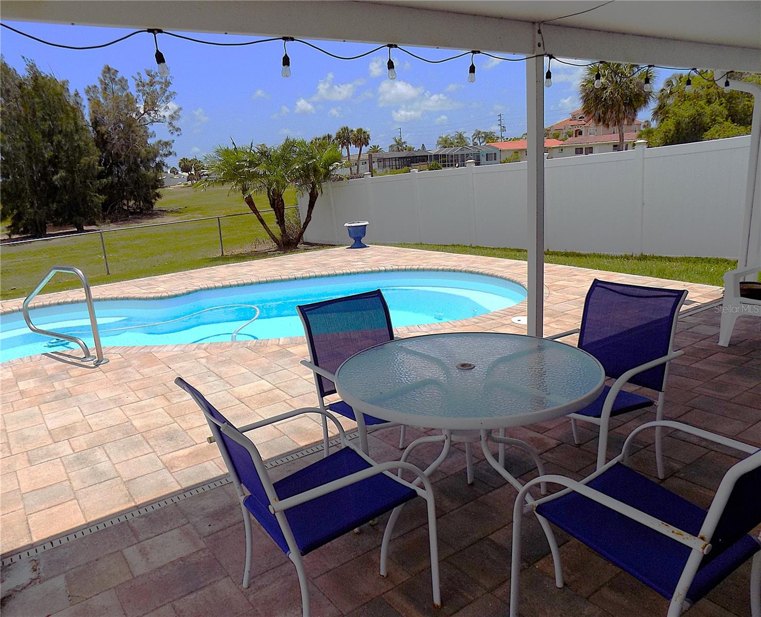 FLOR A MAR - Residential Lease