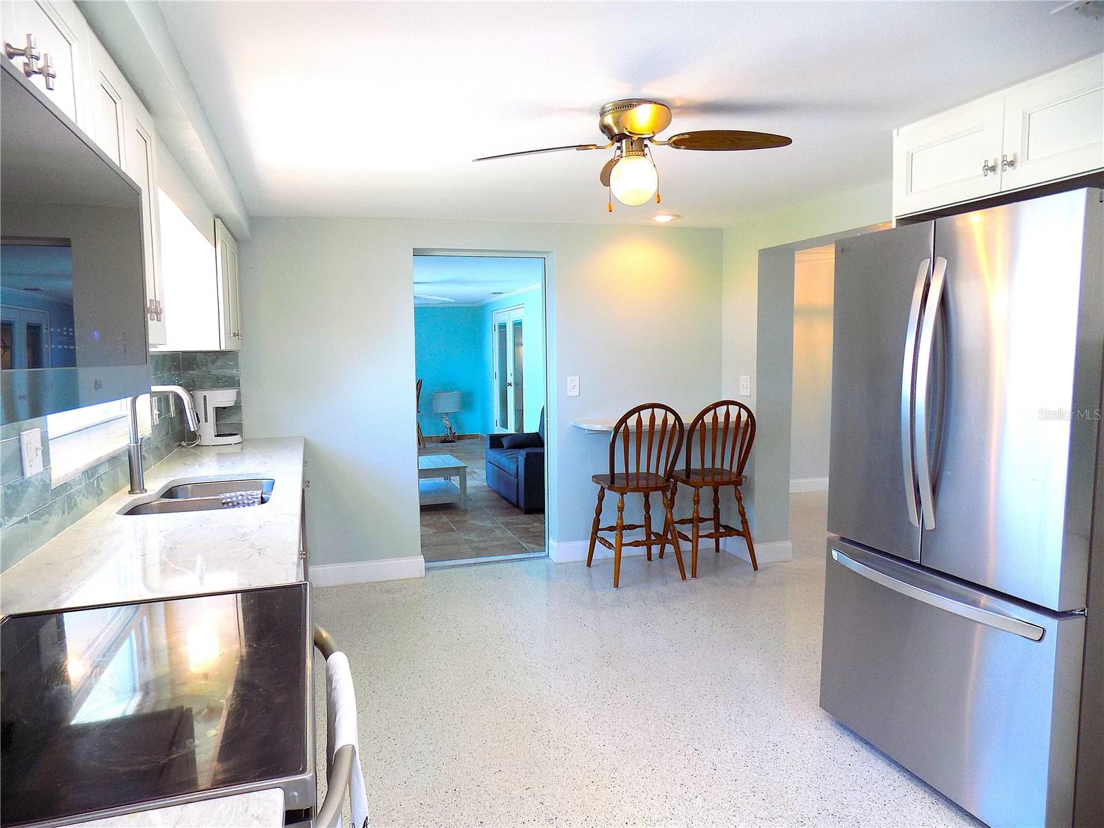 FLOR A MAR - Residential Lease