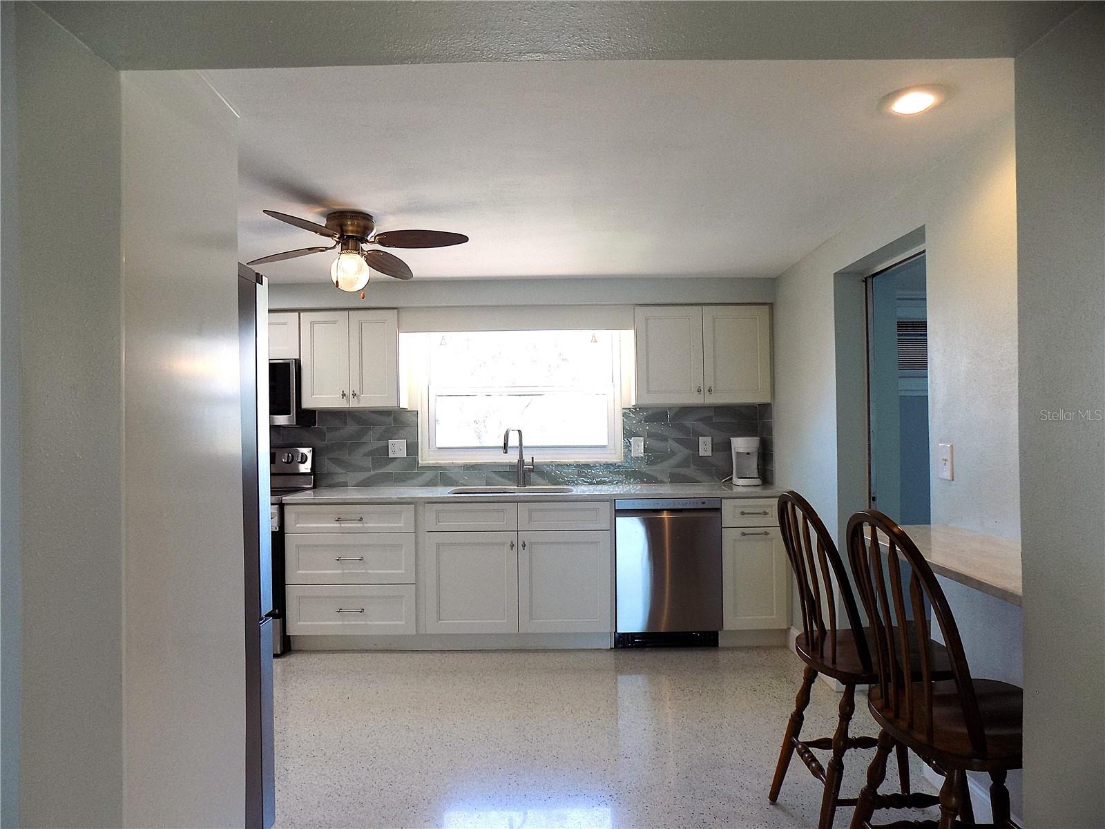 FLOR A MAR - Residential Lease