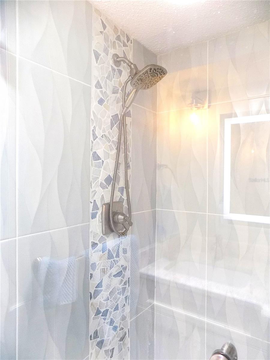 FLOR A MAR - Residential Lease