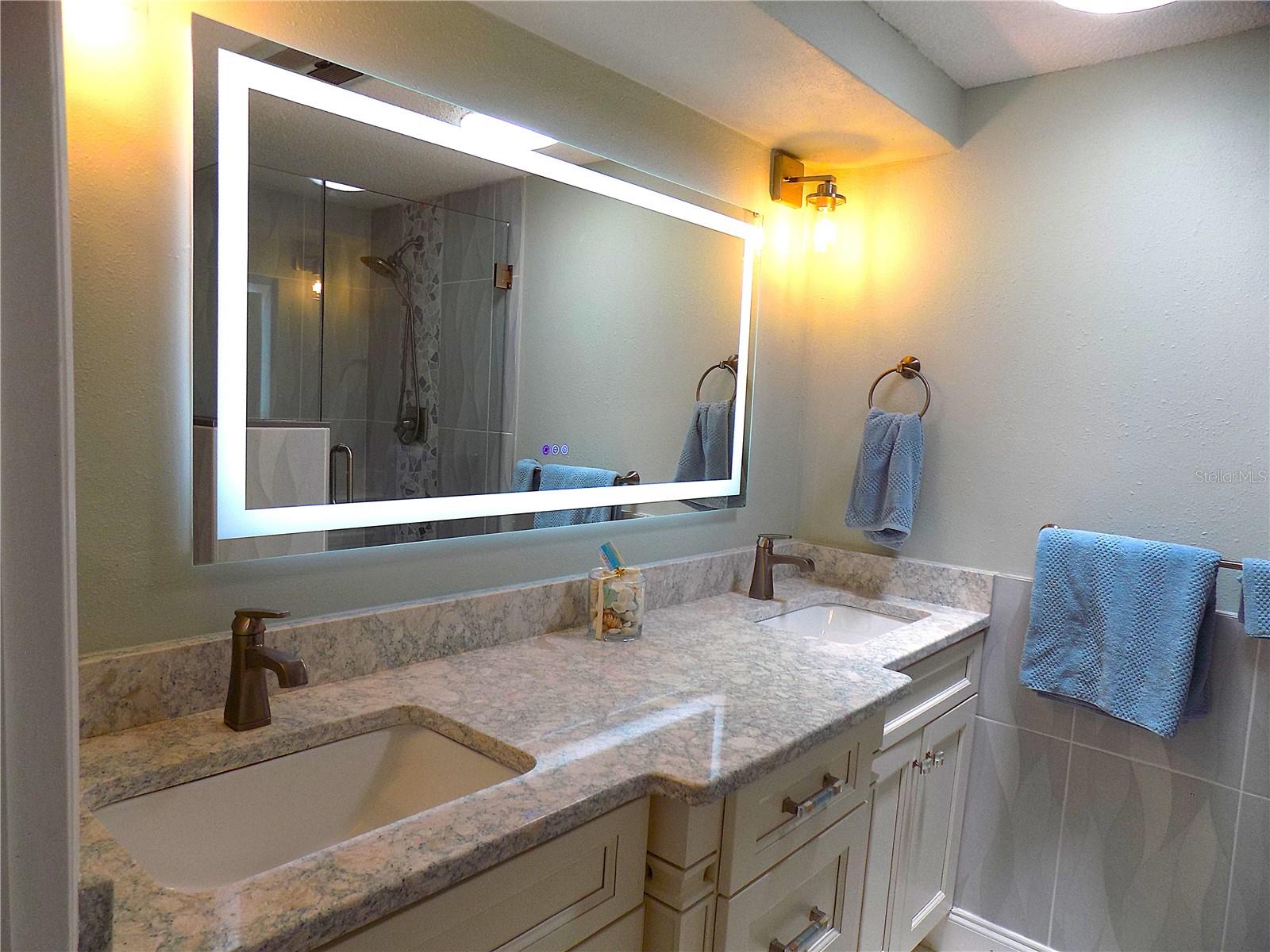 FLOR A MAR - Residential Lease