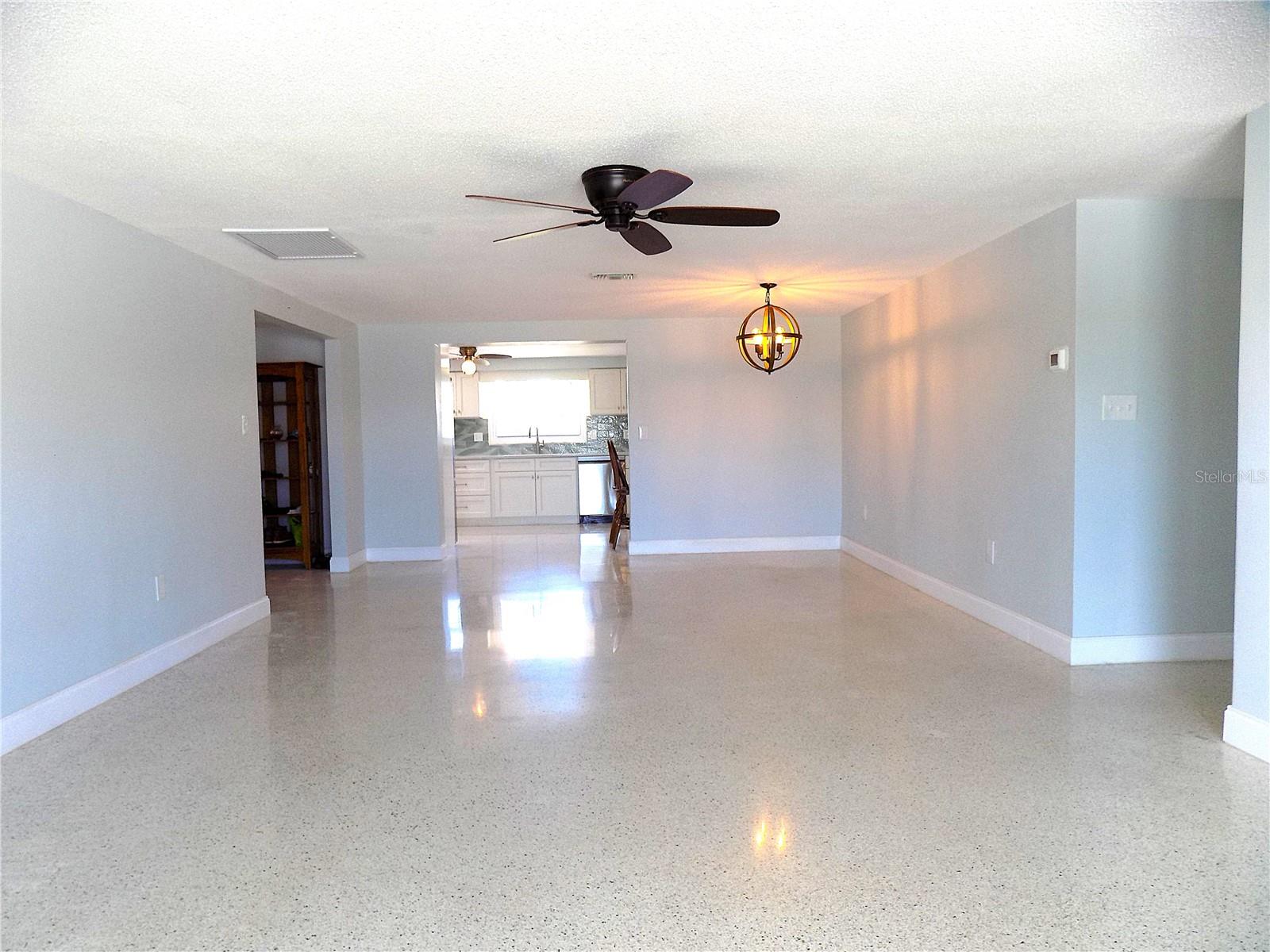 FLOR A MAR - Residential Lease