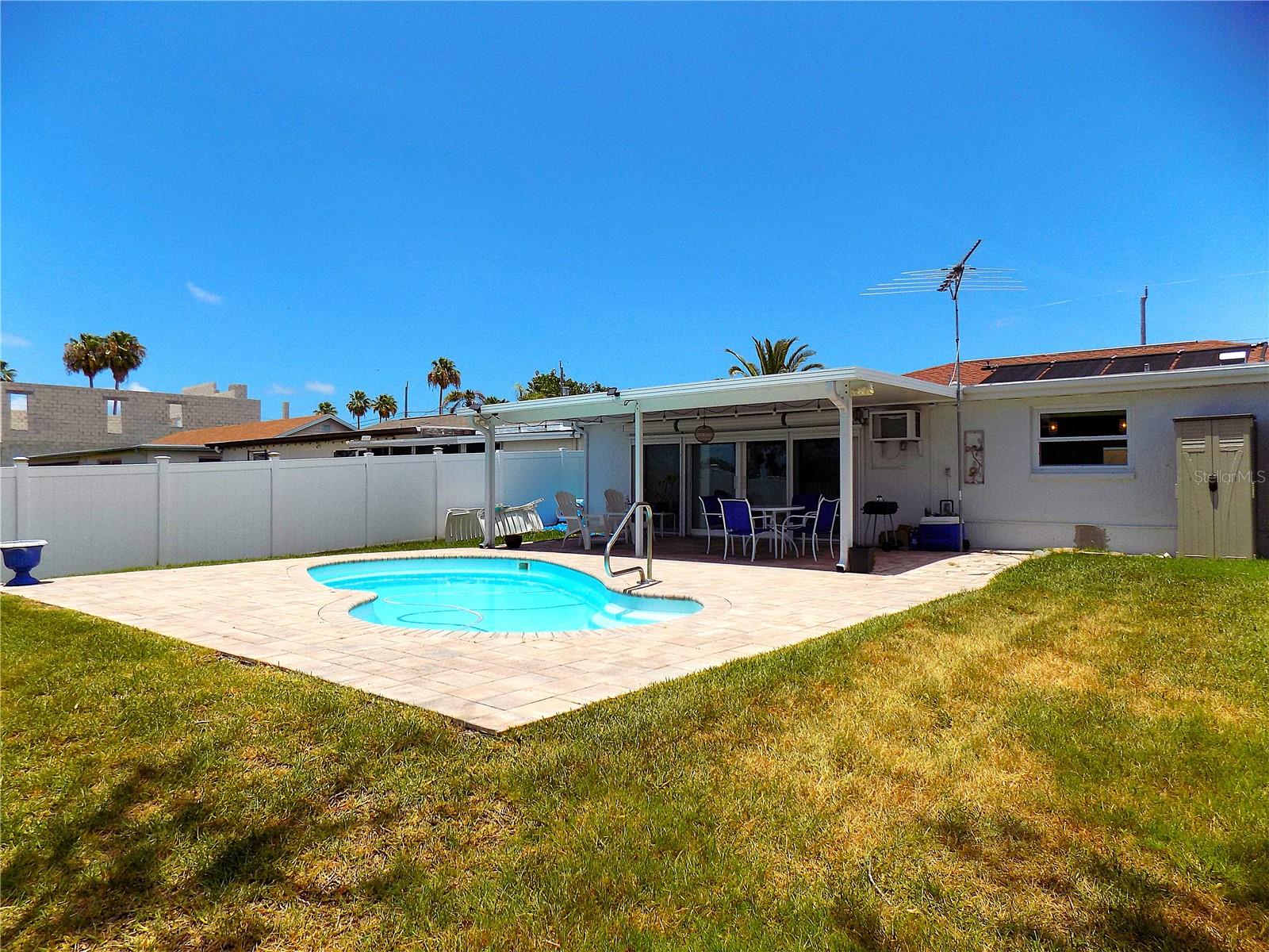 FLOR A MAR - Residential Lease