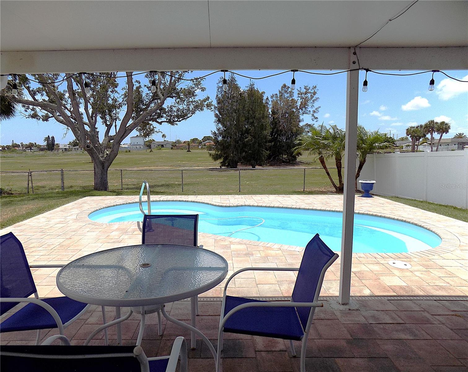 FLOR A MAR - Residential Lease