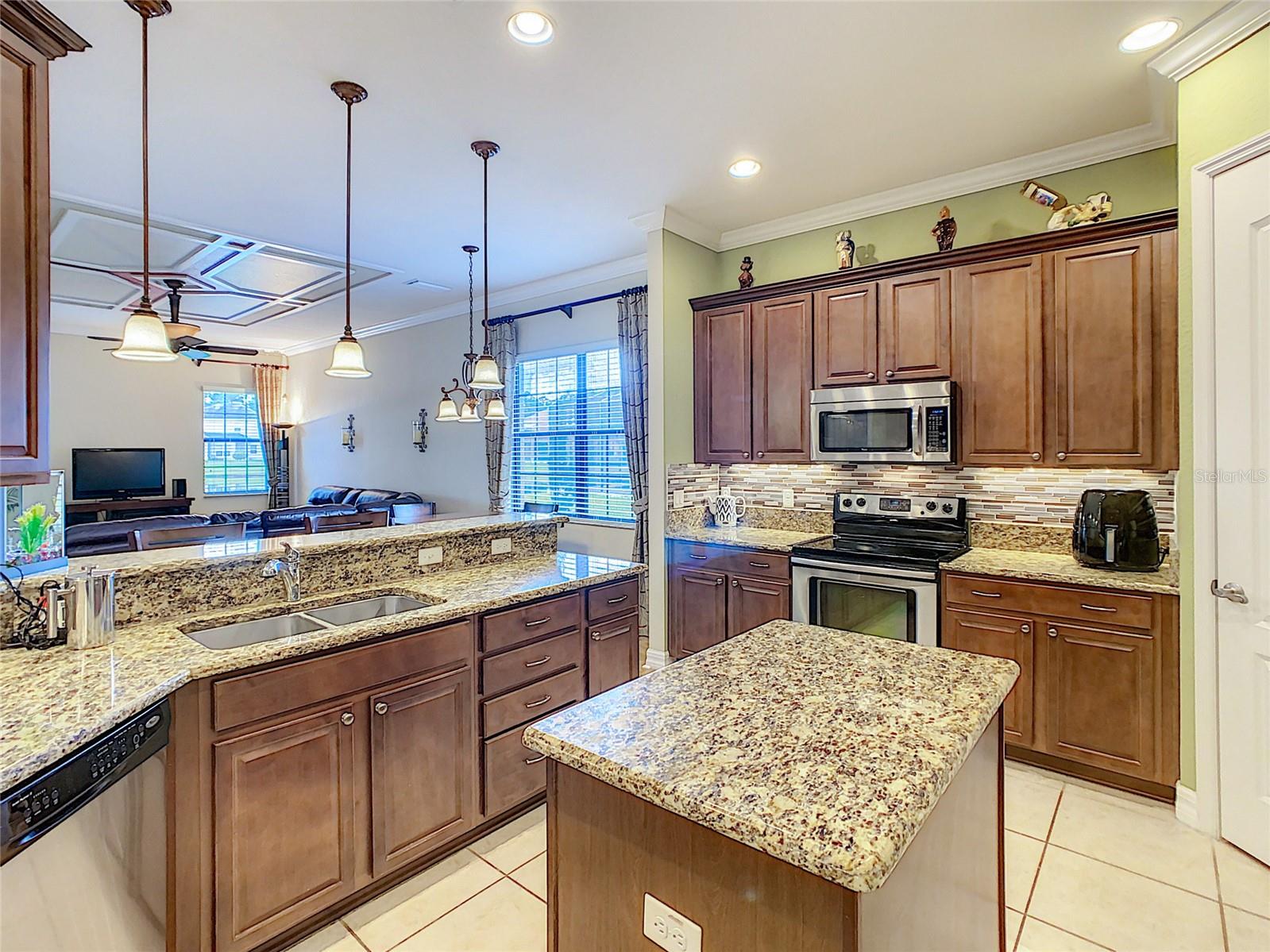 WOODLAND LAKES PRESERVE - Residential Lease