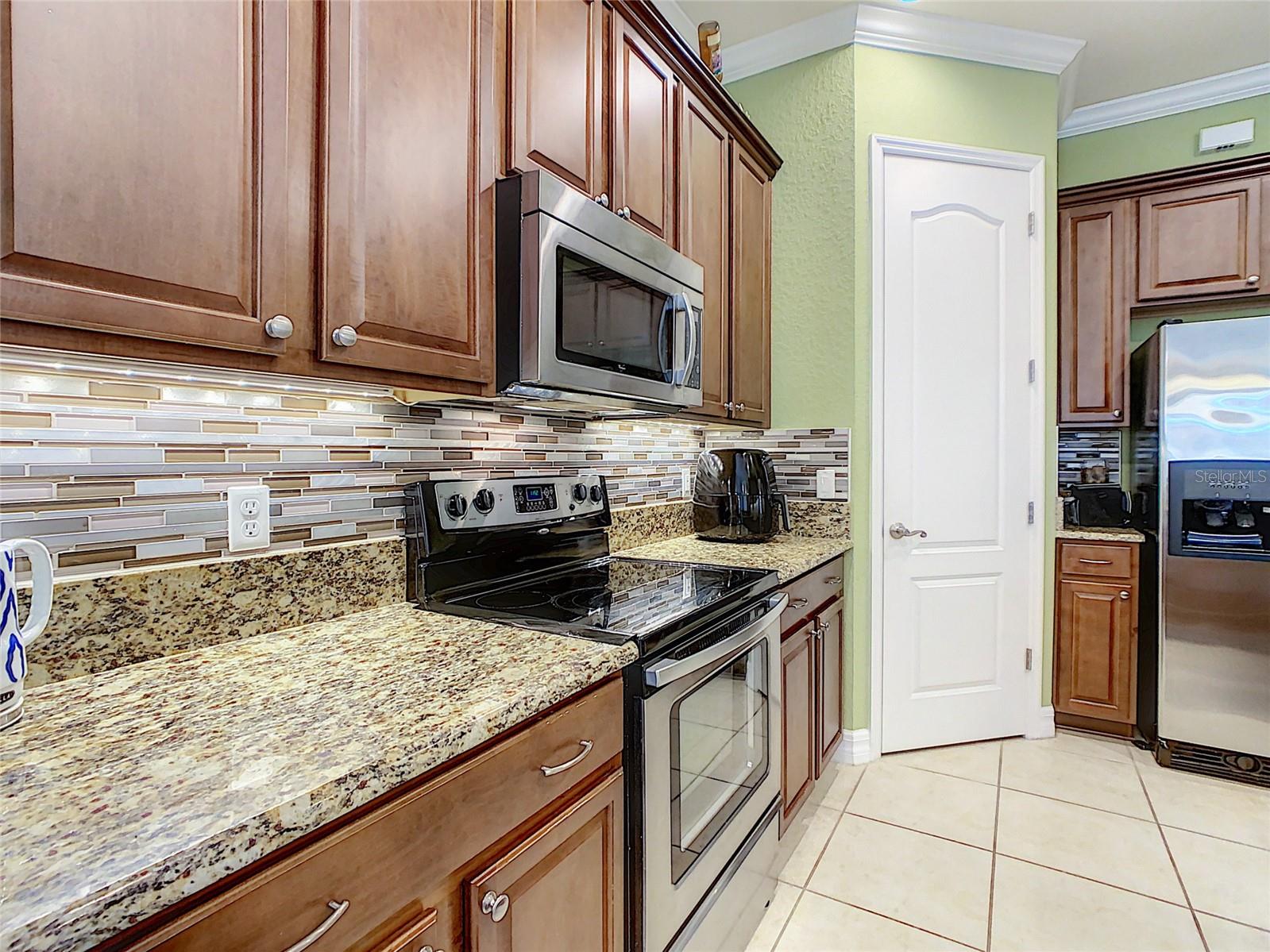 WOODLAND LAKES PRESERVE - Residential Lease