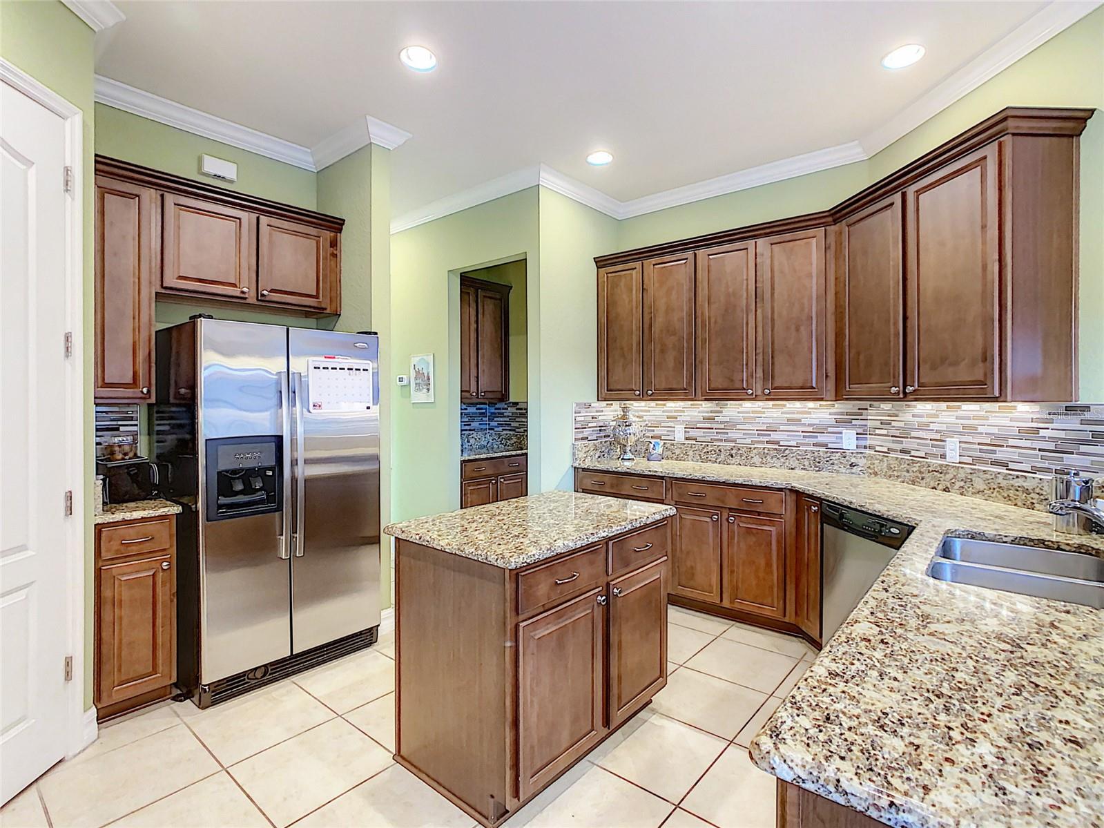 WOODLAND LAKES PRESERVE - Residential Lease
