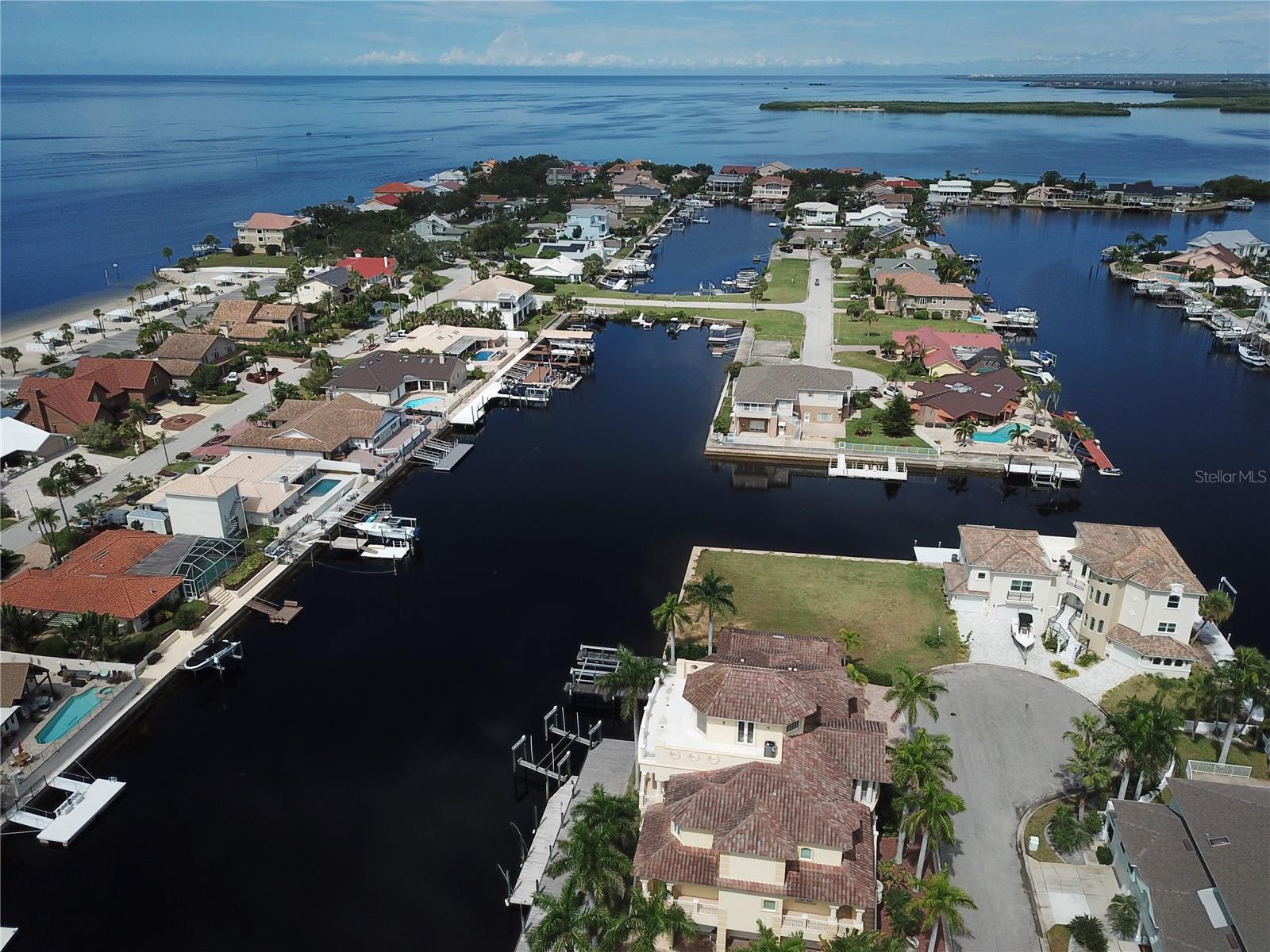SCHOONER PLACE - Land