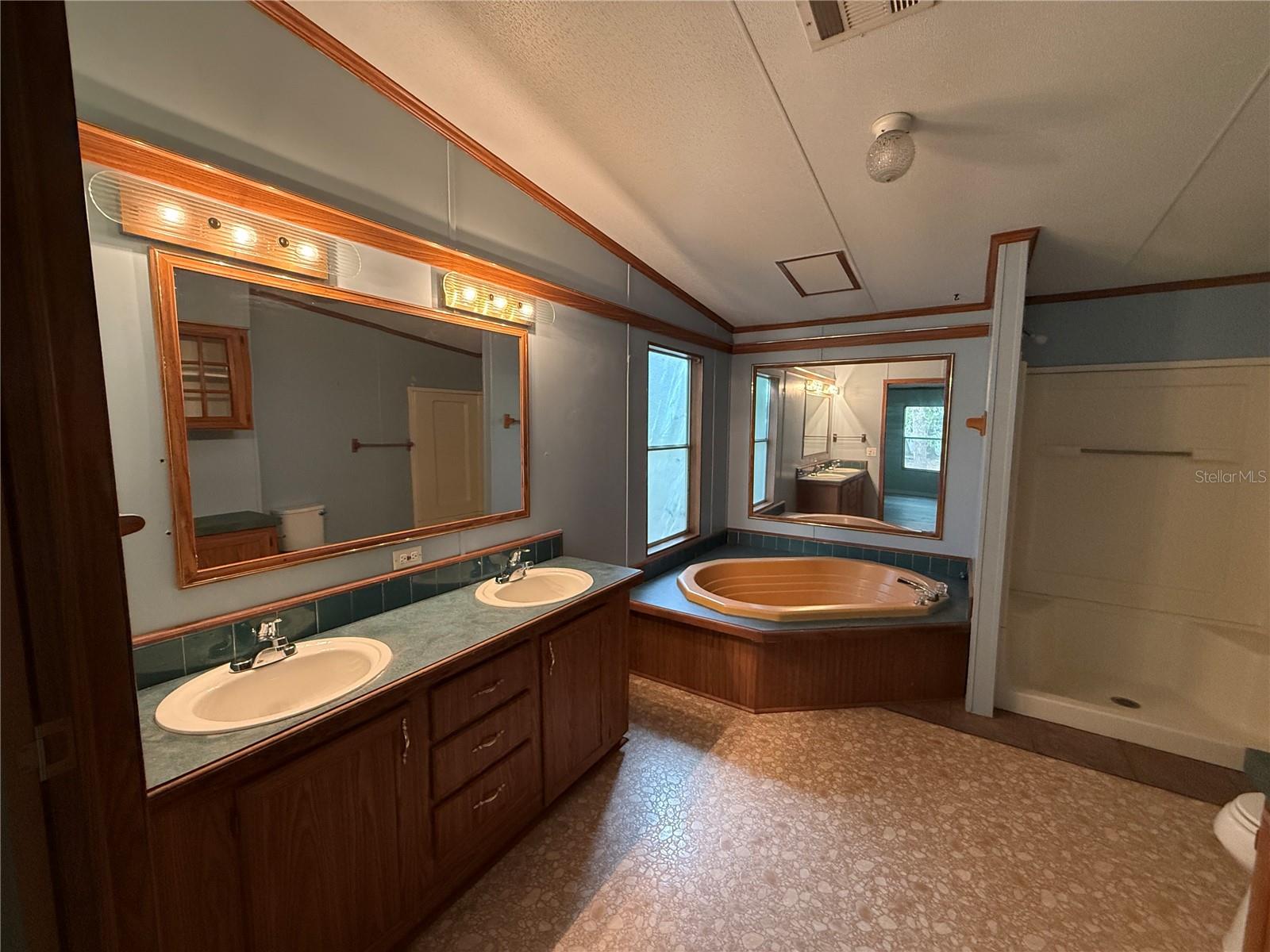 ORIGINAL LACROSSE - Residential