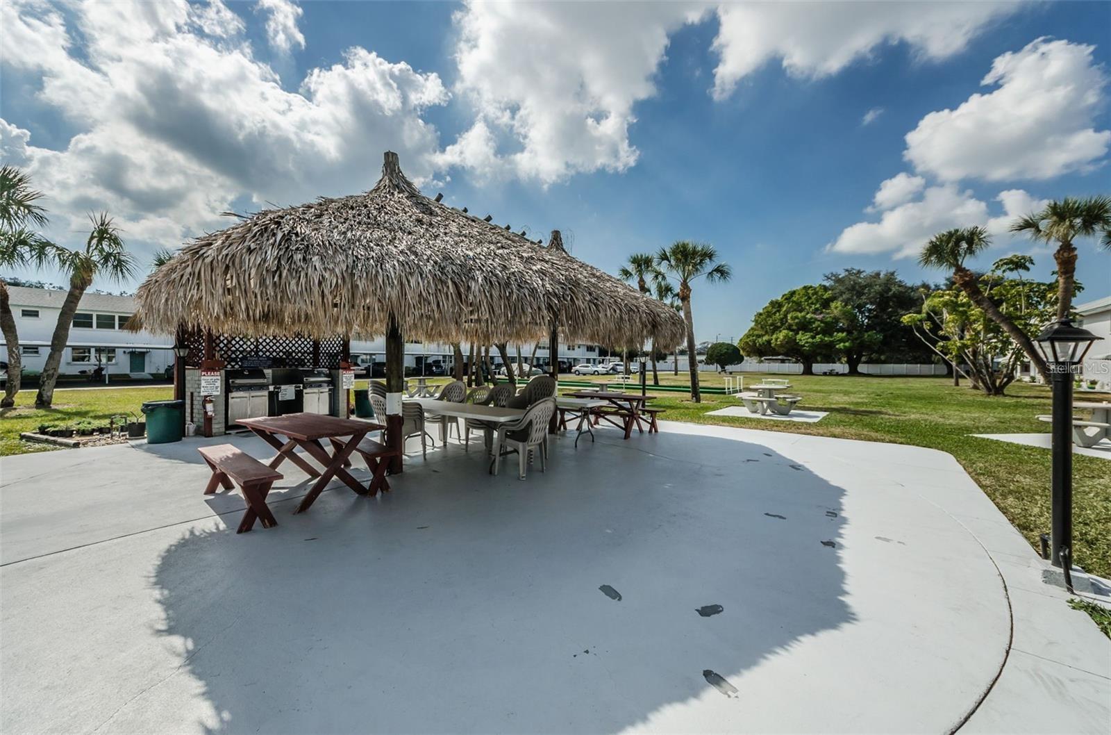 PARADISE SHORES - Residential